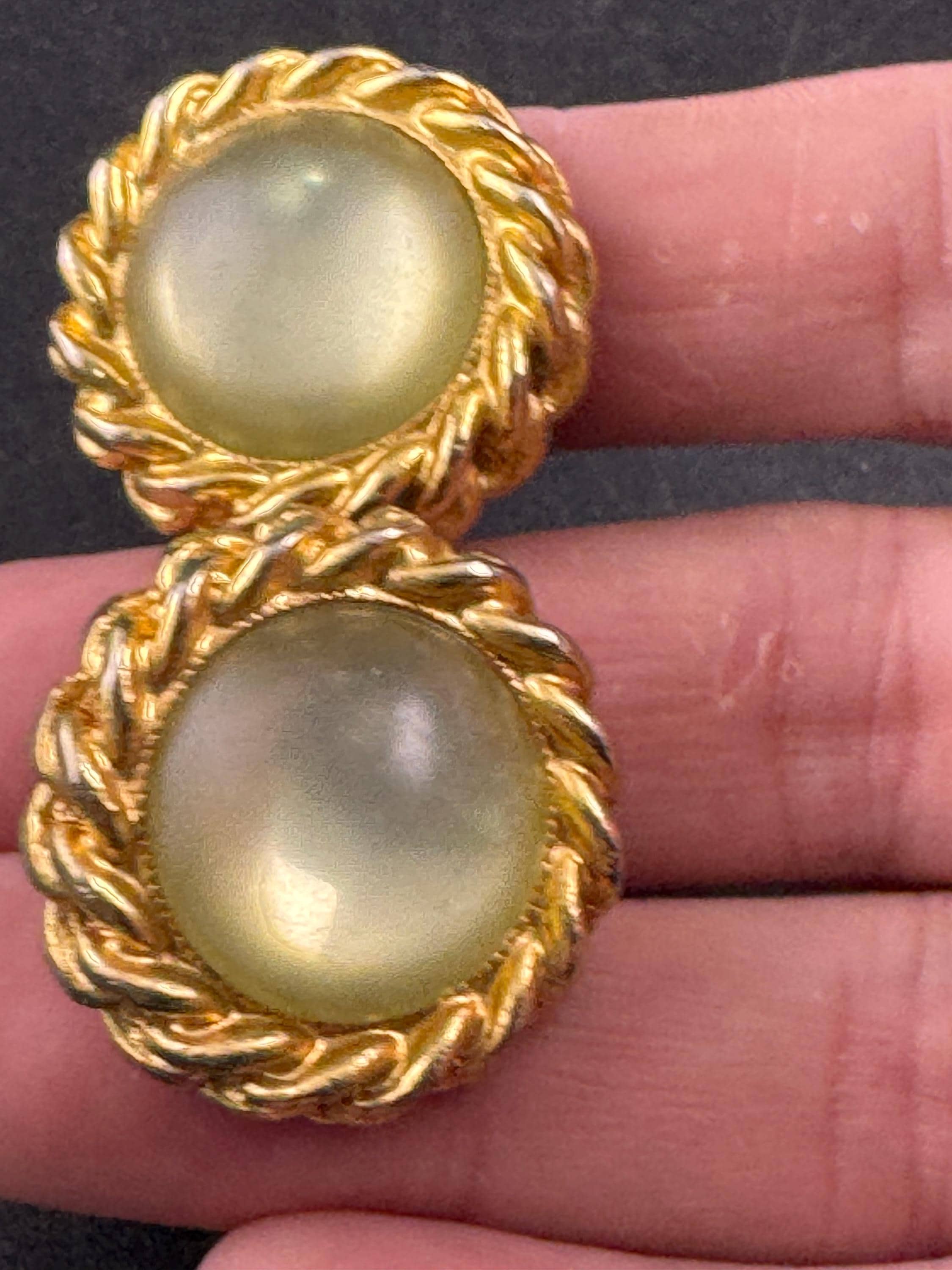 Vintage Chain link rope edge round light green acrylic dome clip on earrings