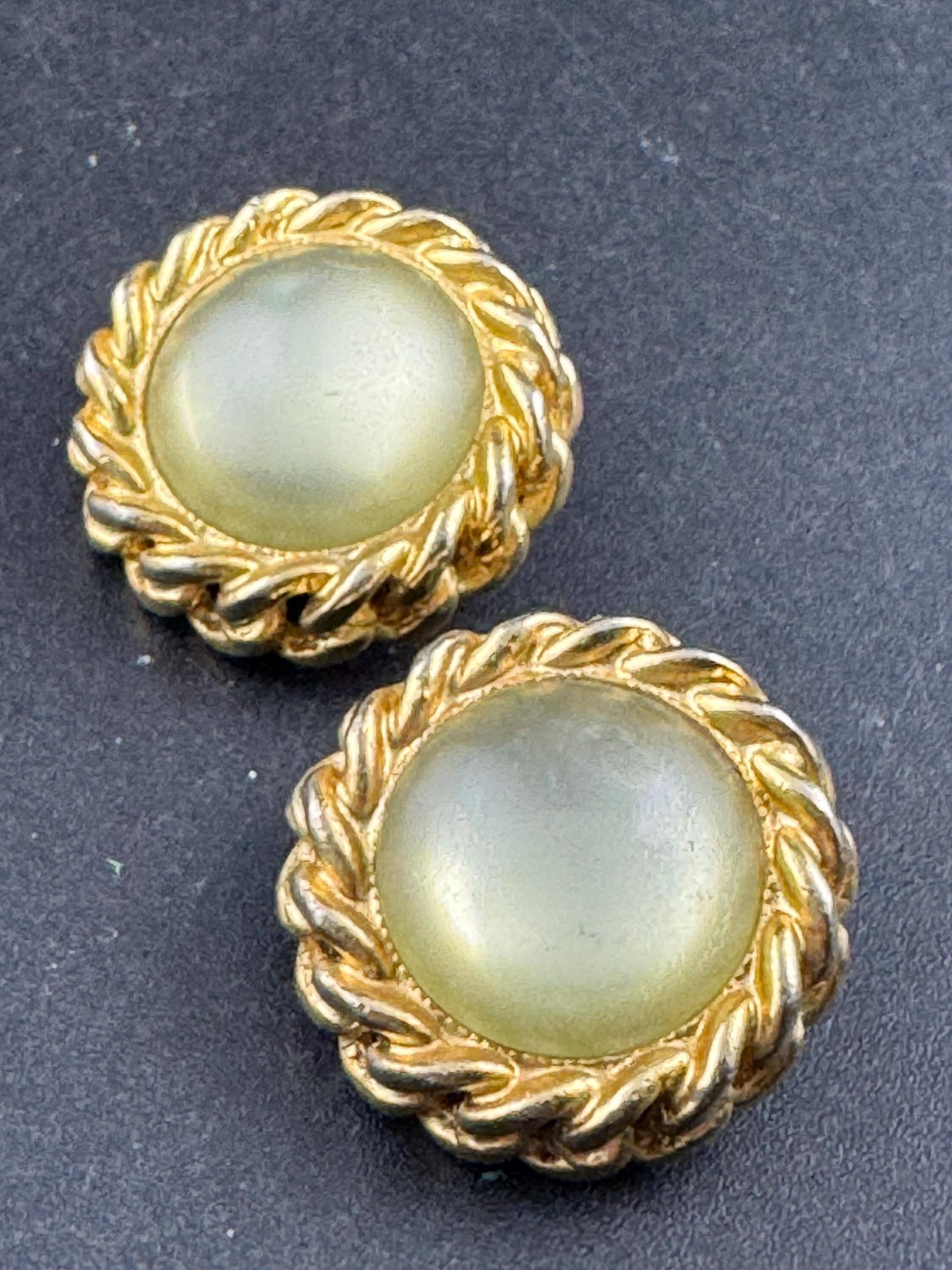 Vintage Chain link rope edge round light green acrylic dome clip on earrings