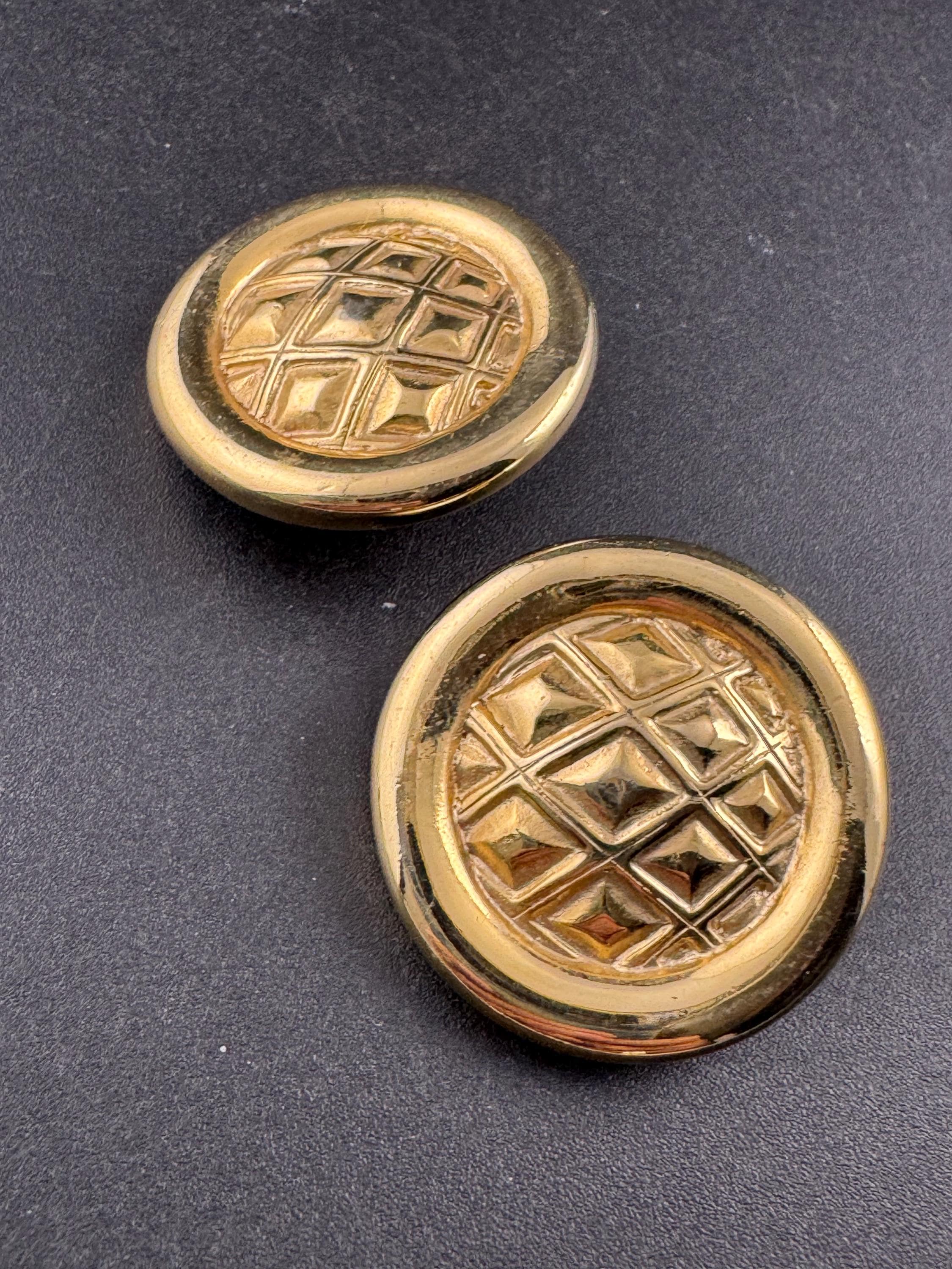 Large 3cm round disc clip on earrings, Vintage gold tone