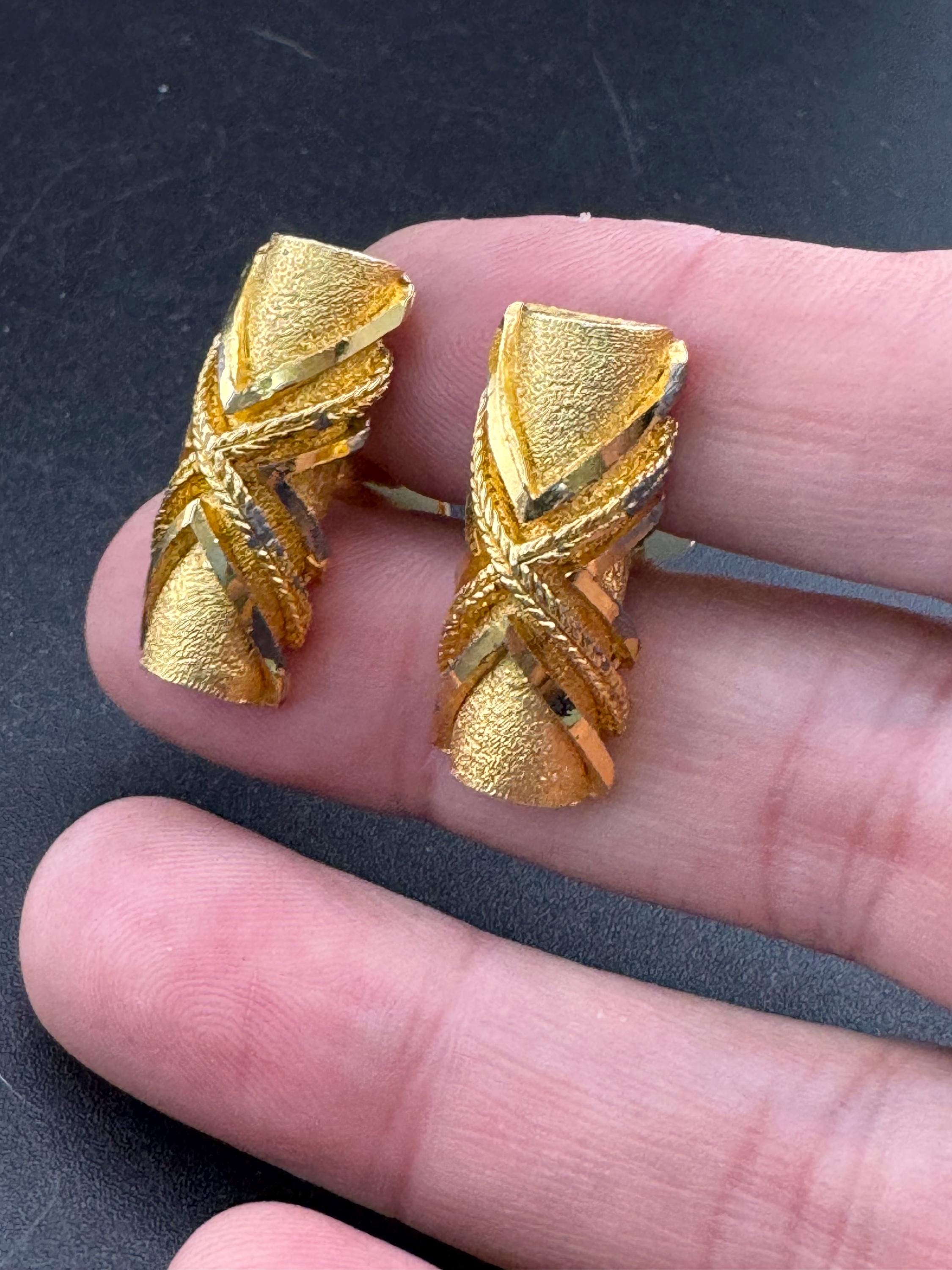 Brutalist 1970s modernist men’s cufflinks , gold tone vintage