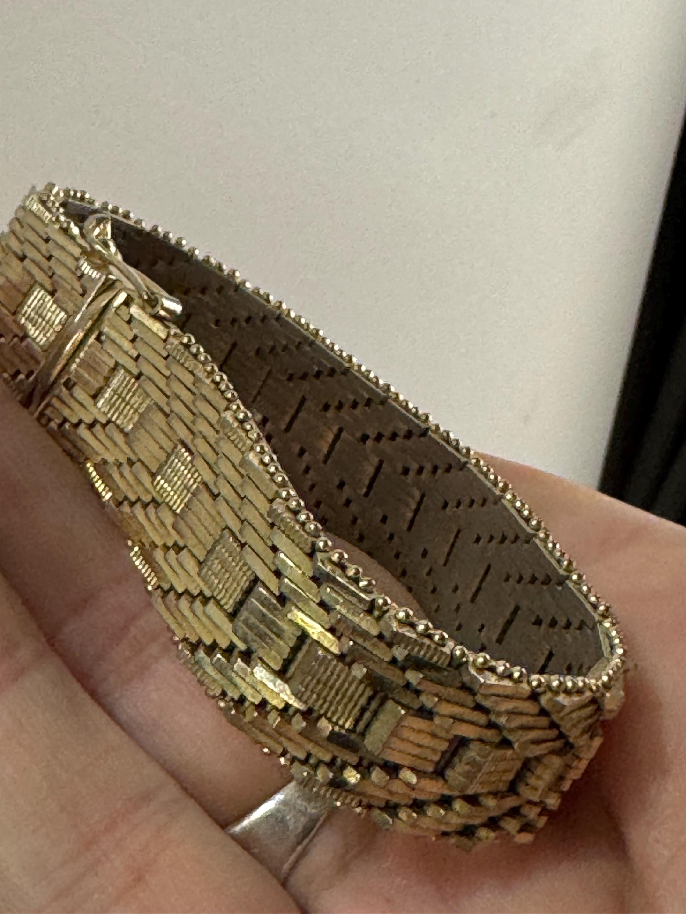1970s Italian woven mesh gold plated textured flat bracelet