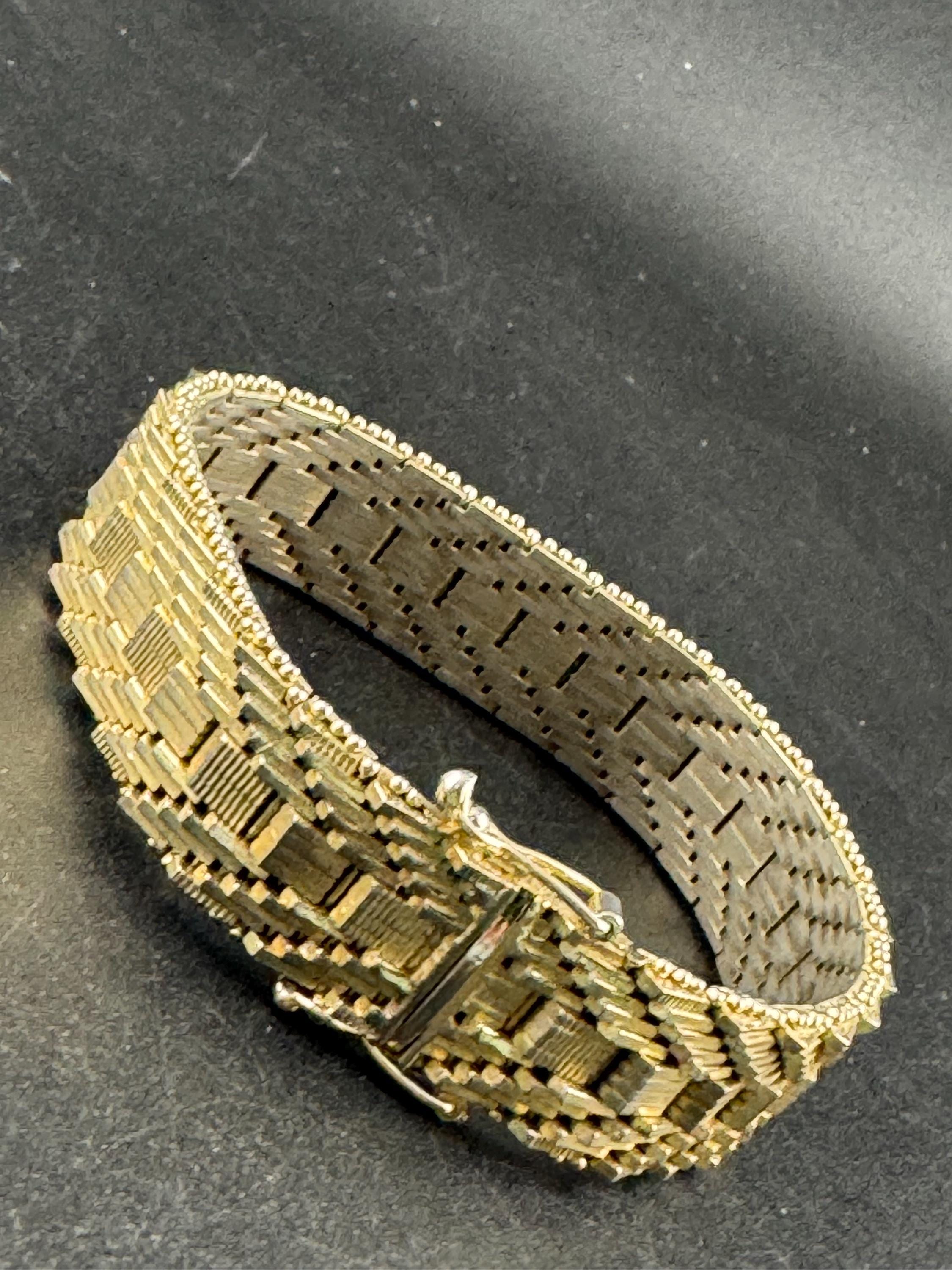 1970s Italian woven mesh gold plated textured flat bracelet