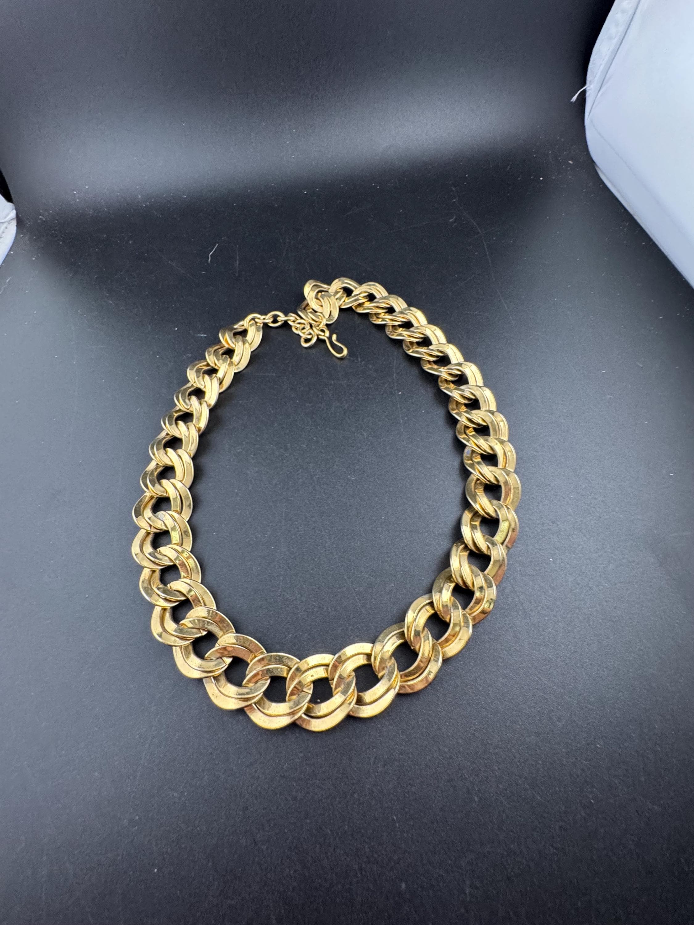 Retro 1980s wide link chunky gold tone double curb link choker necklace