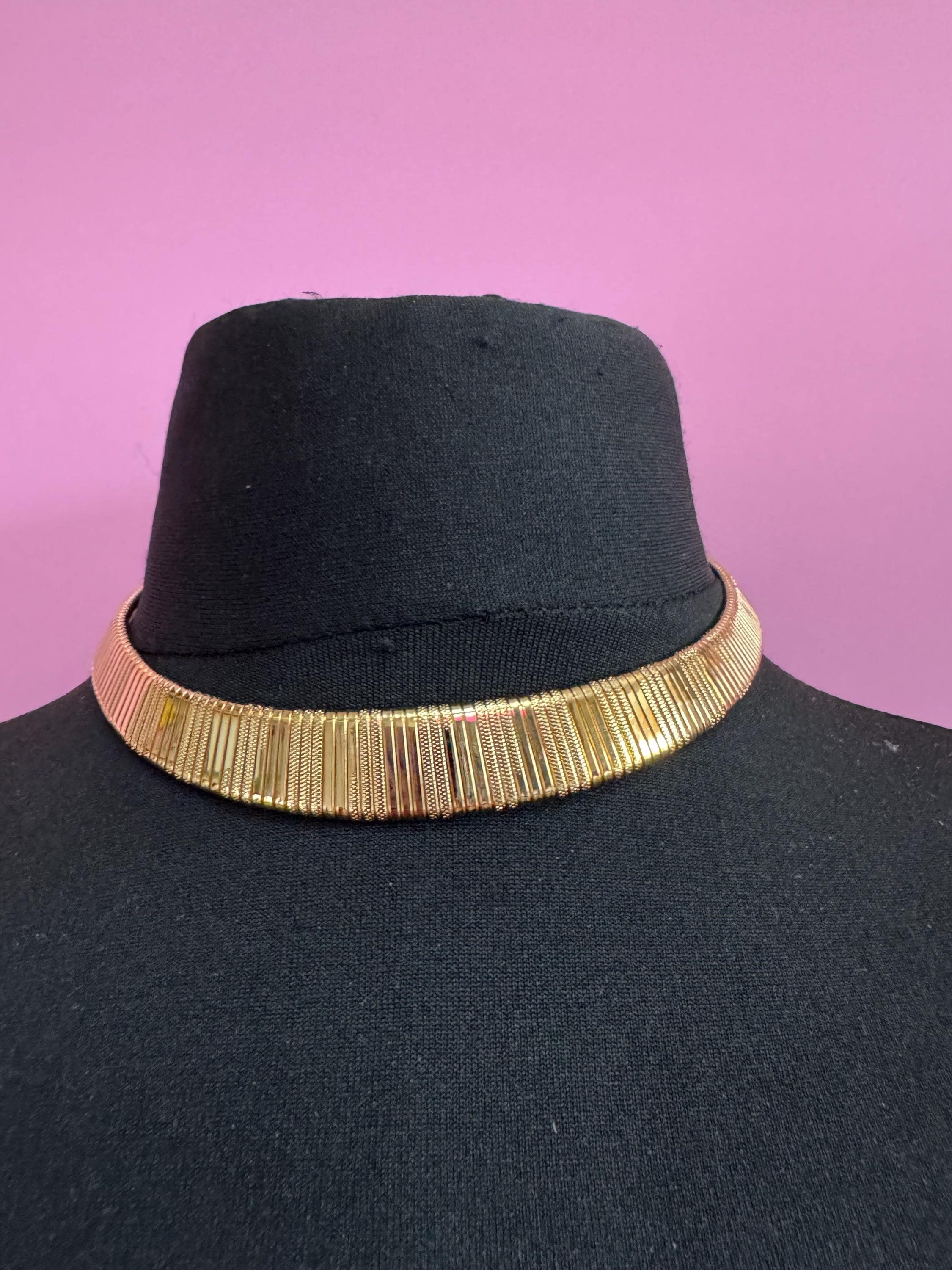 Vintage wide omega link choker necklace, gold tone