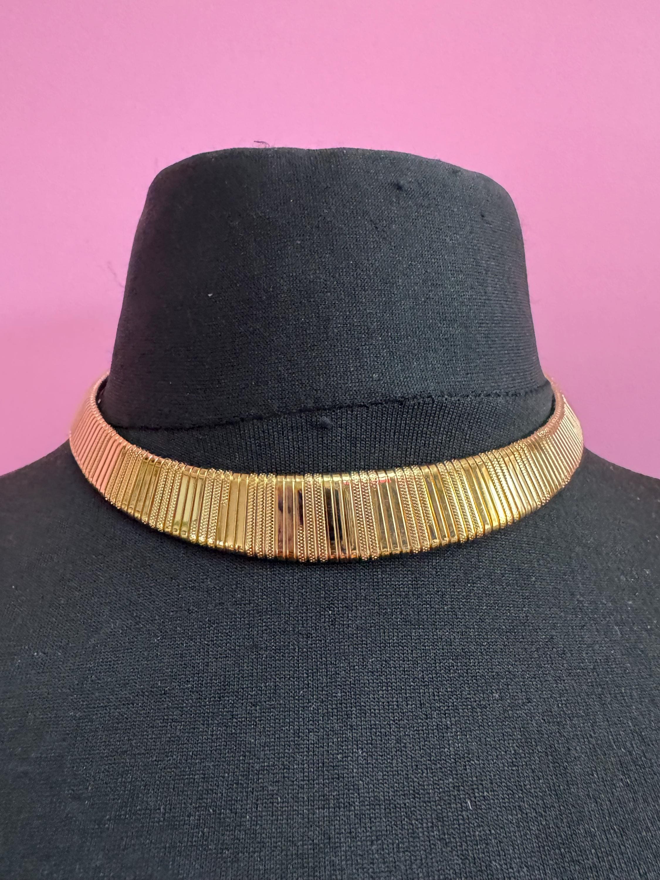Vintage wide omega link choker necklace, gold tone