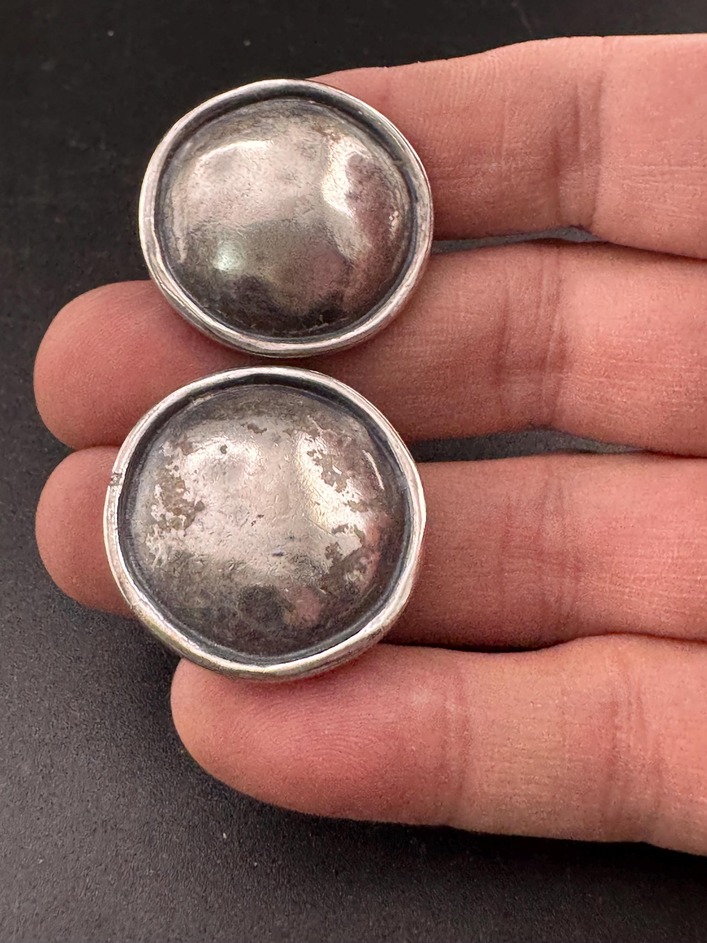 Vintage 2.5cm Silver Disc Earrings: 1990s Button