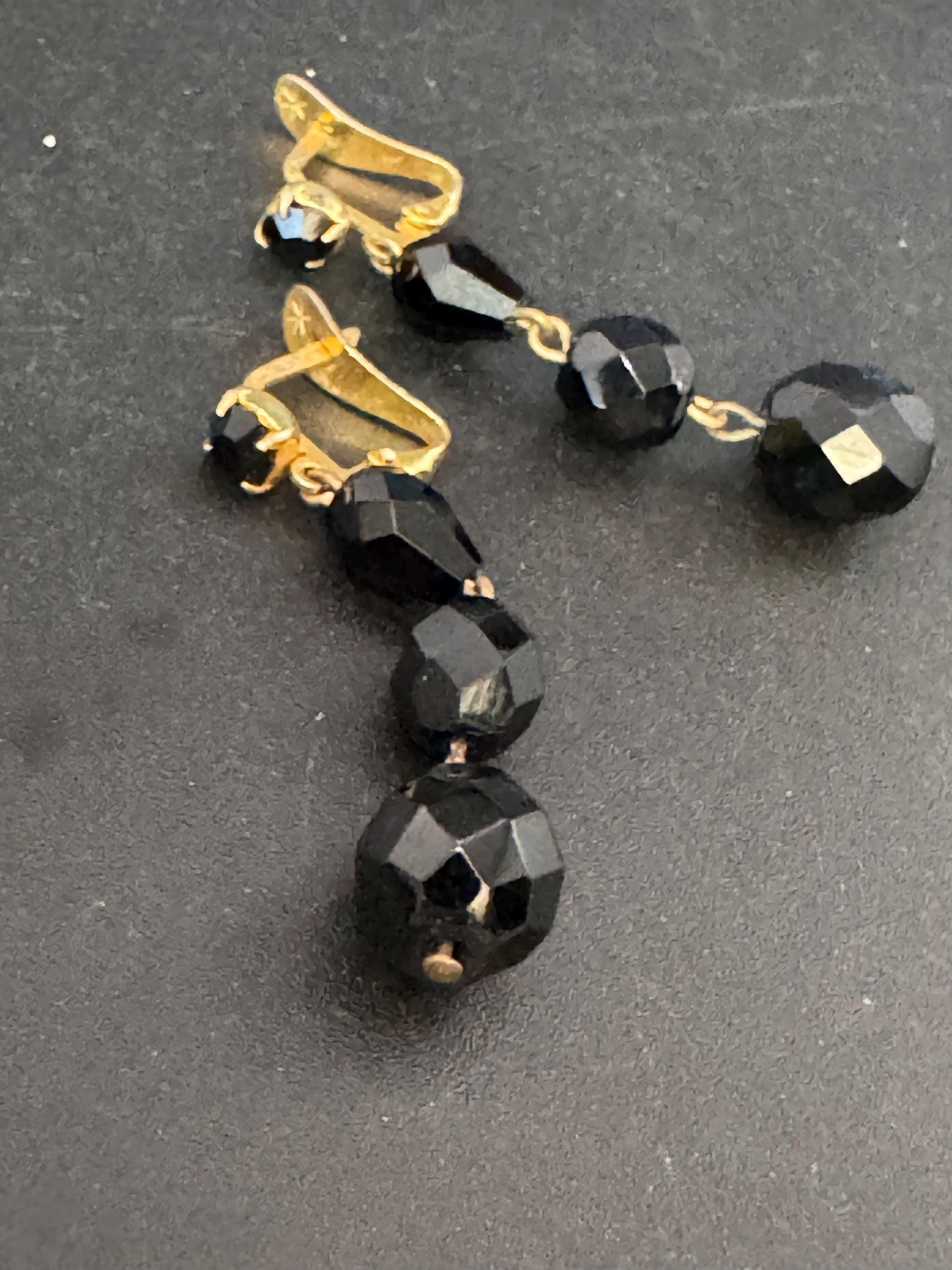 Vintage 5cm black faceted Glass Beaded Drop Earrings: lever back, Pierced