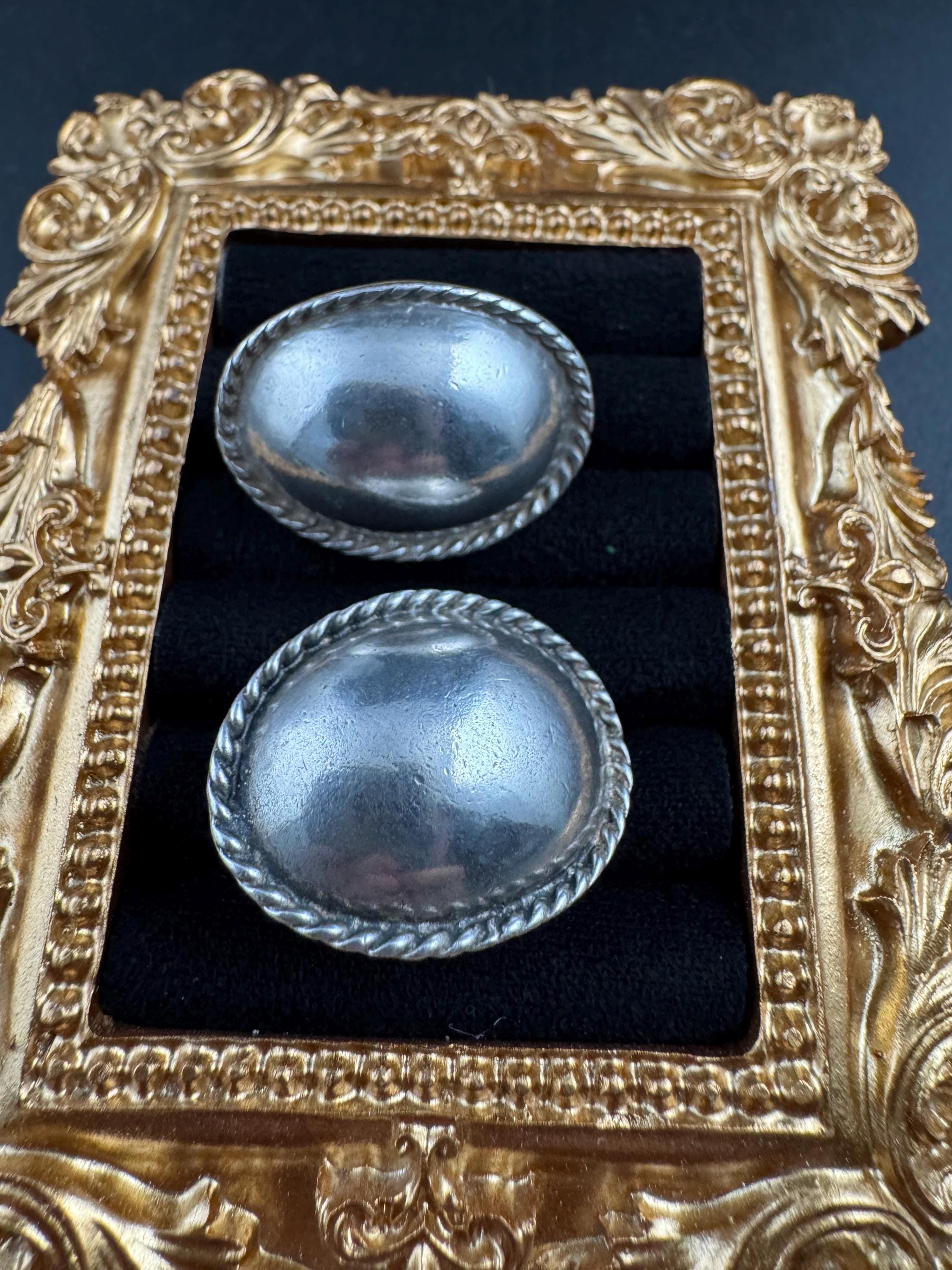 Vintage oval domed clip on earrings, chunky 15.2 grams , tested 925 silver