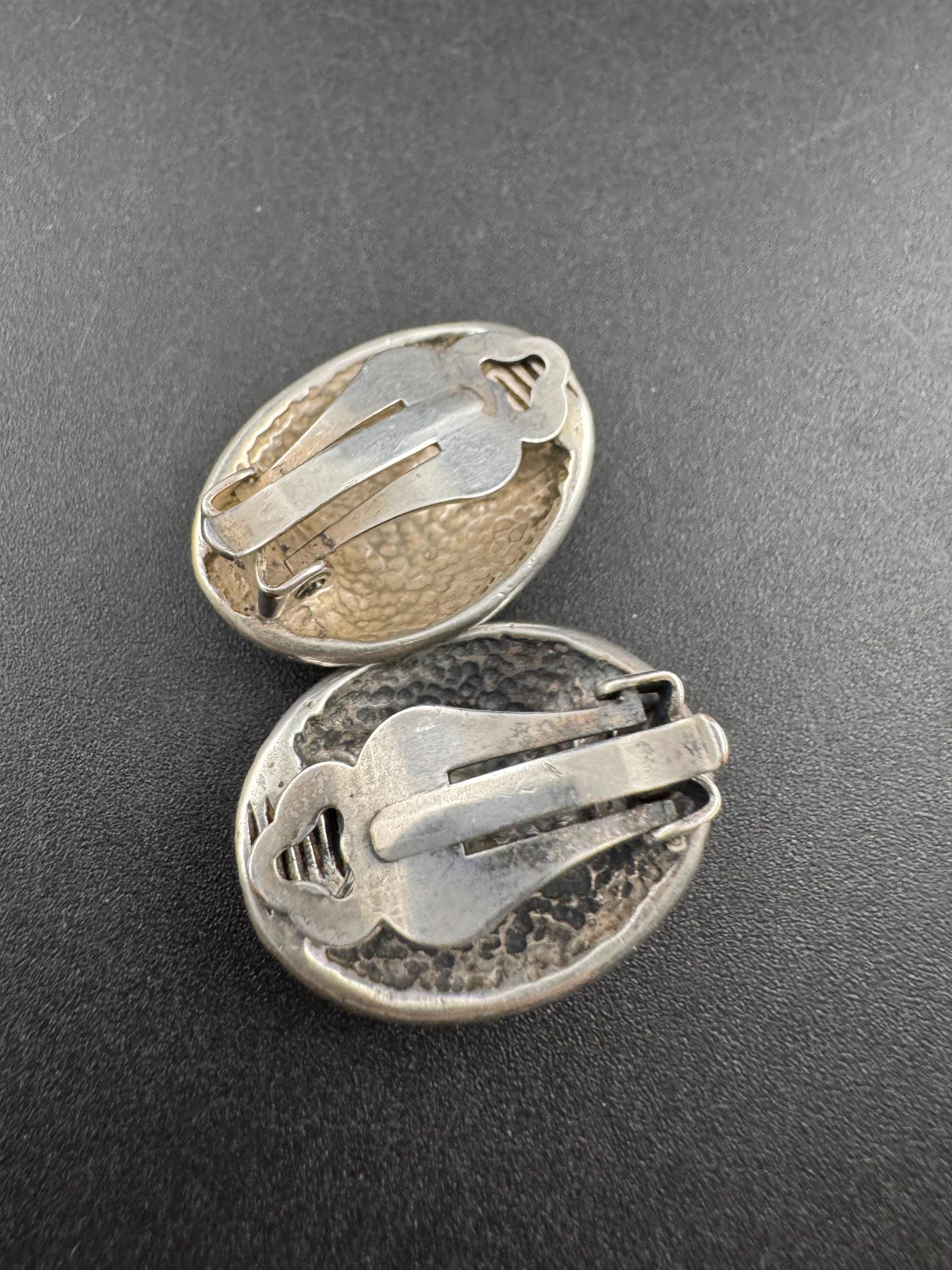 Vintage oval domed clip on earrings, chunky 15.2 grams , tested 925 silver