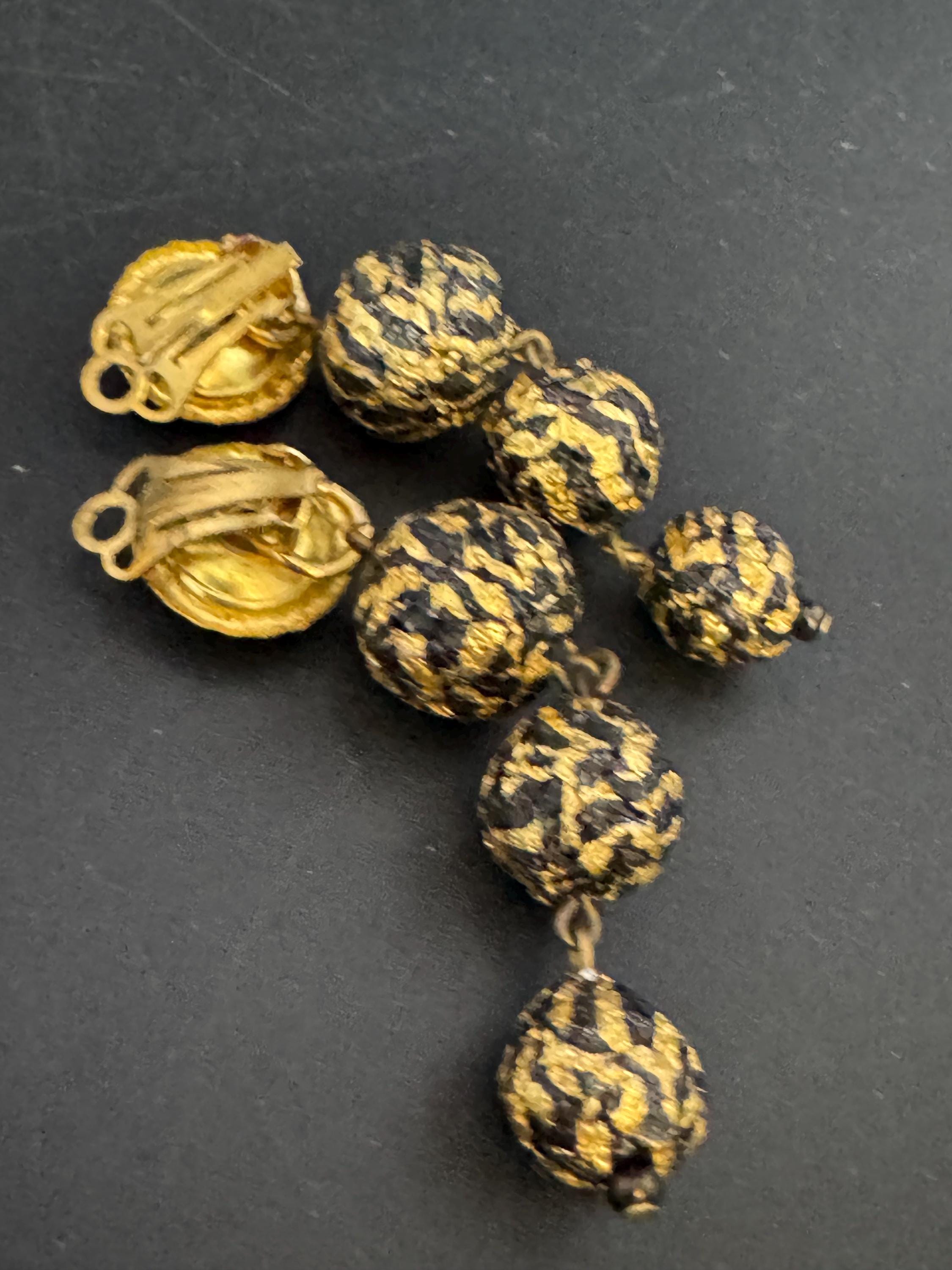1950s Black and gold plastic beaded pair dangly drop clip on earrings