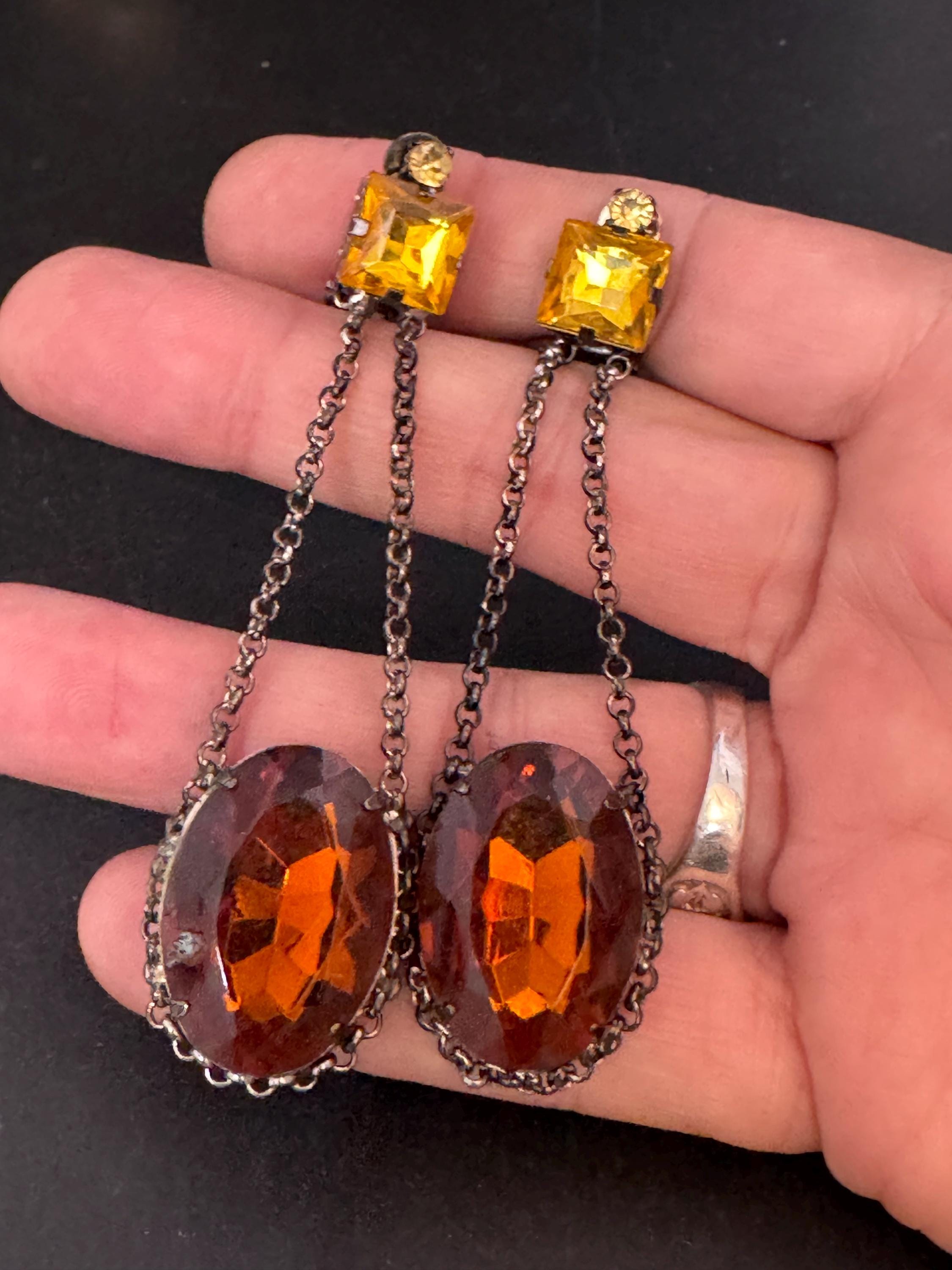 Vintage 1940s brown cognac glass diamanté rhinestone dangly clip on earrings