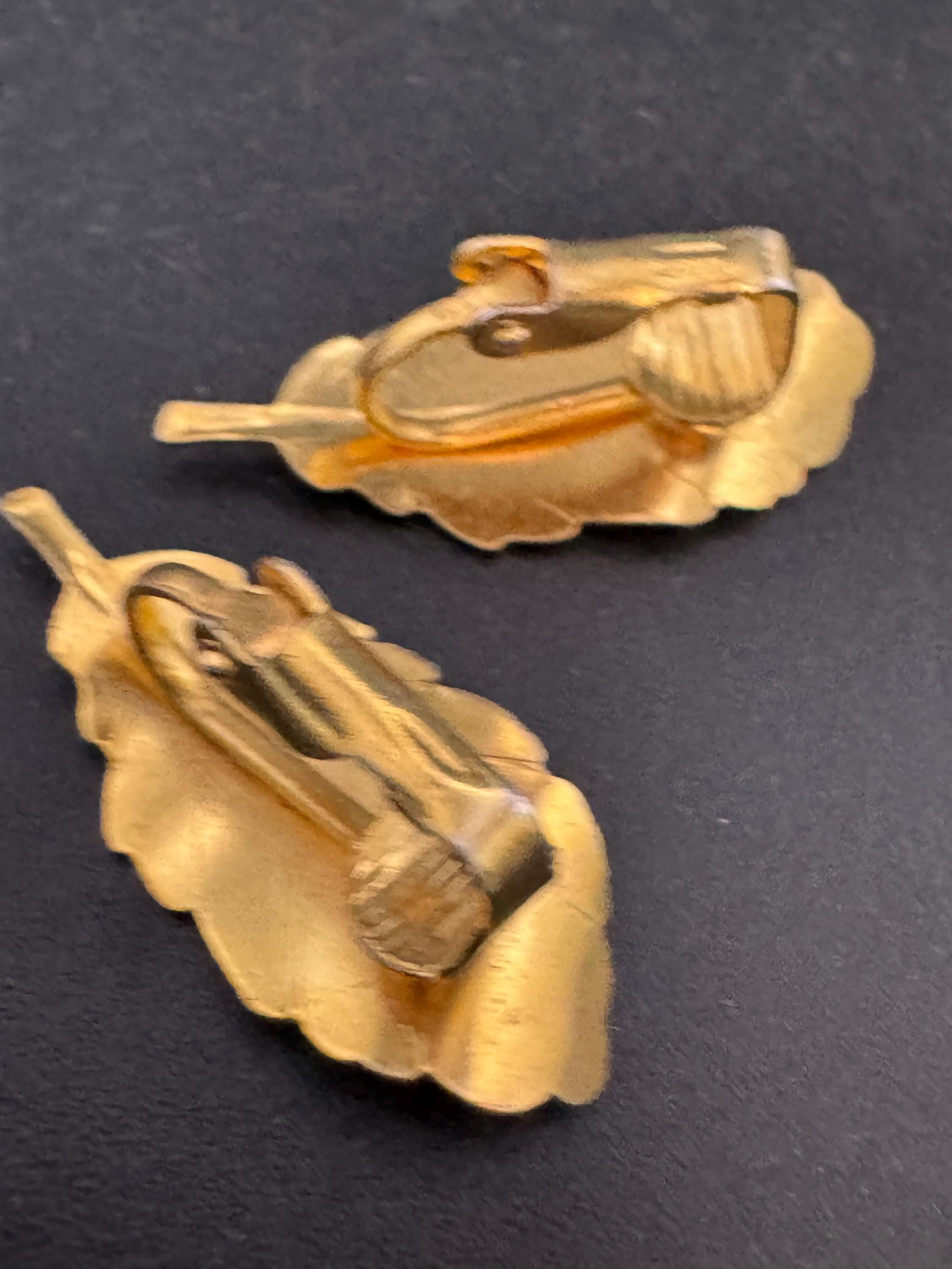 Vintage Mid-Century Gold plated Leaf Clip On Earrings