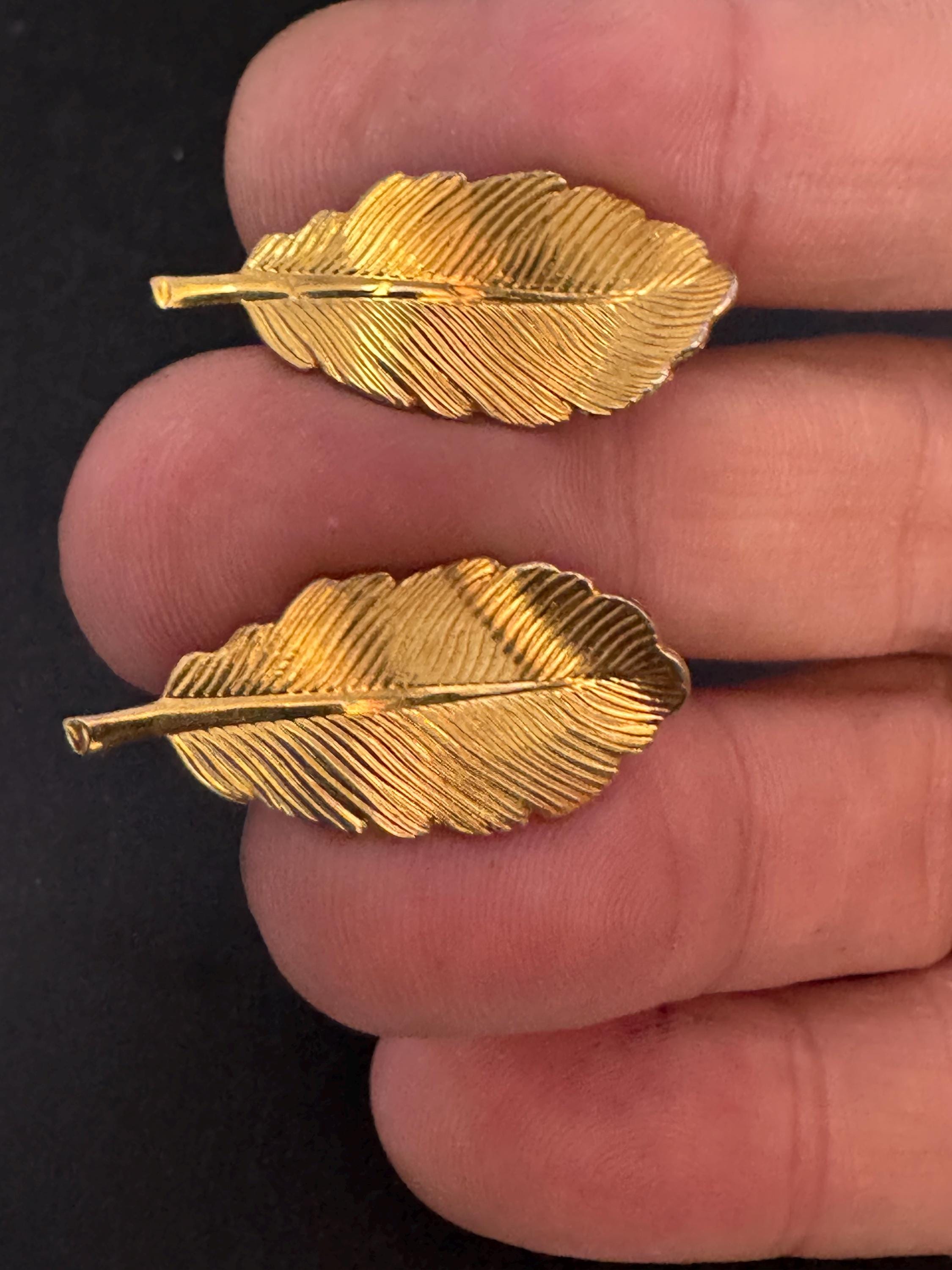 Vintage Mid-Century Gold plated Leaf Clip On Earrings
