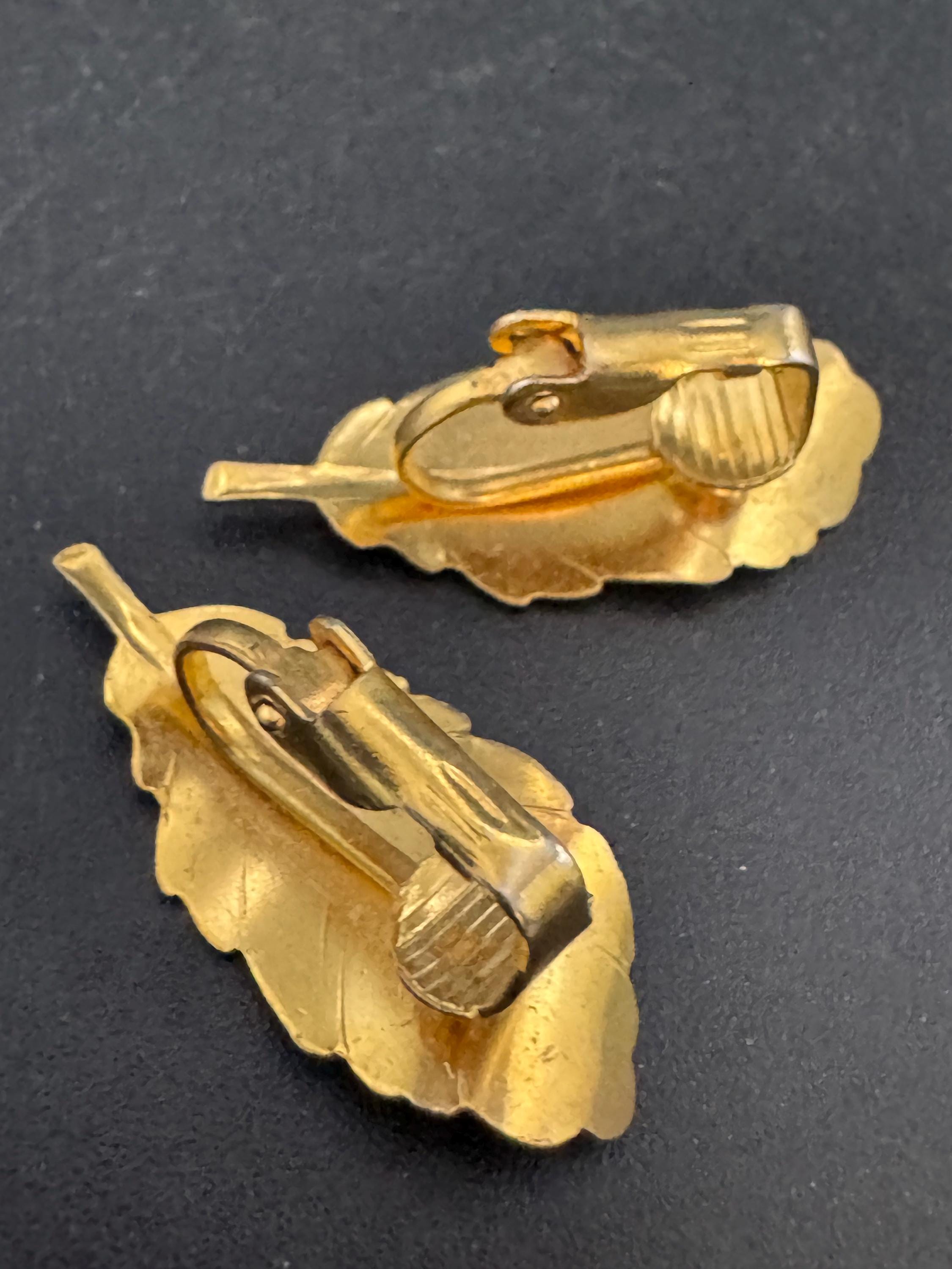Vintage Mid-Century Gold plated Leaf Clip On Earrings