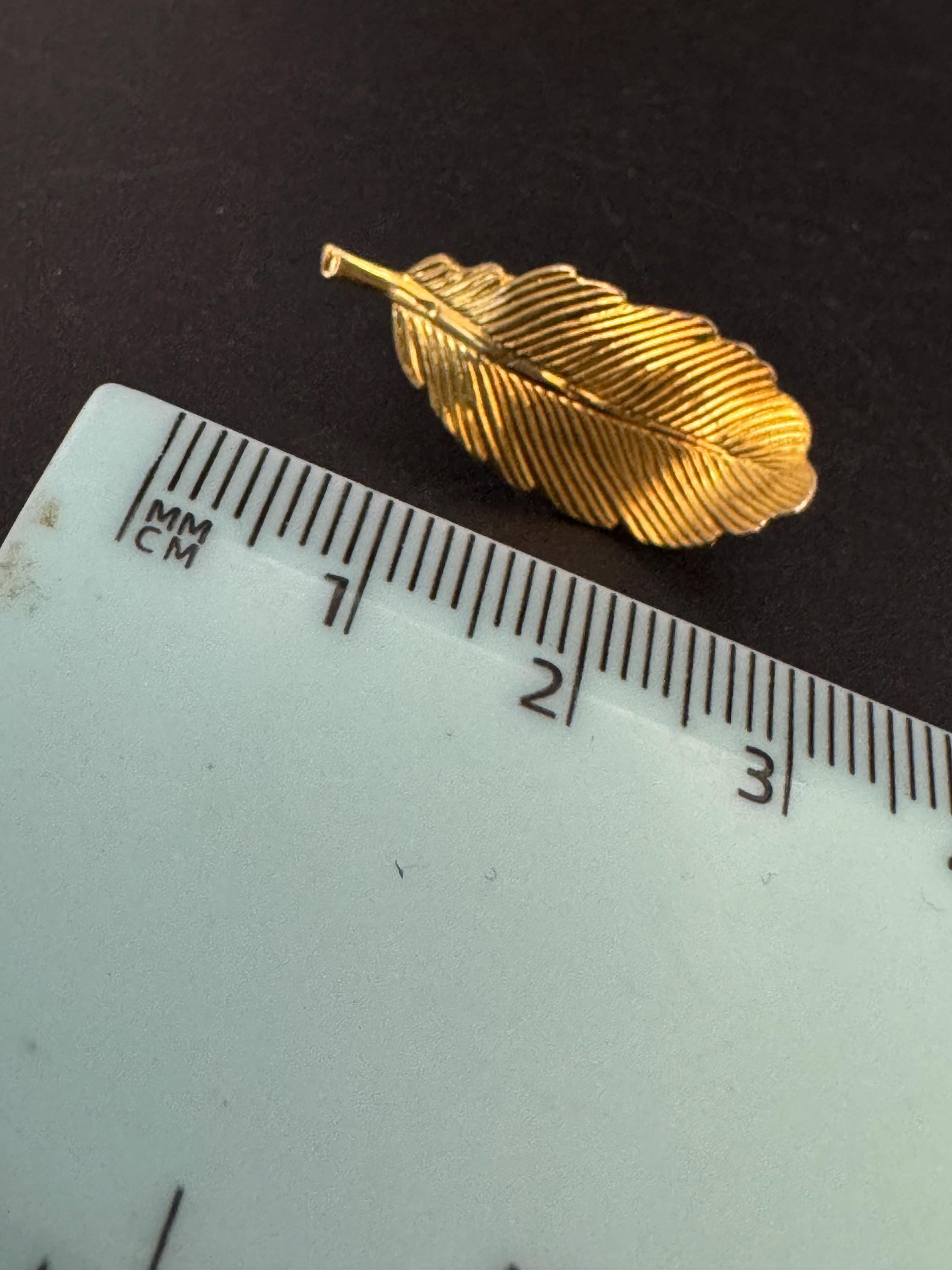 Vintage Mid-Century Gold plated Leaf Clip On Earrings