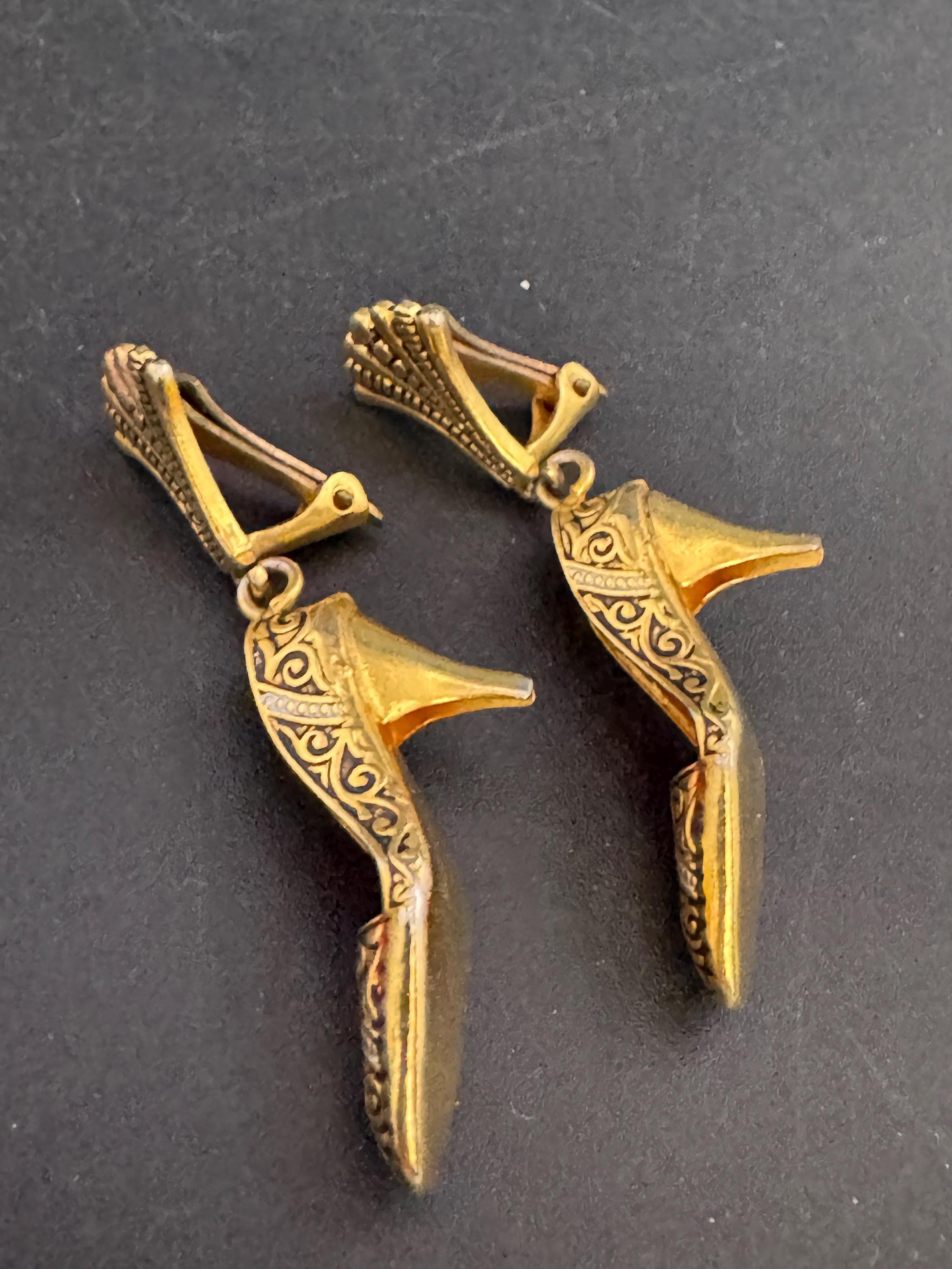 Vintage damascene Toledo black novelty high heel shoe drop clip on earrings