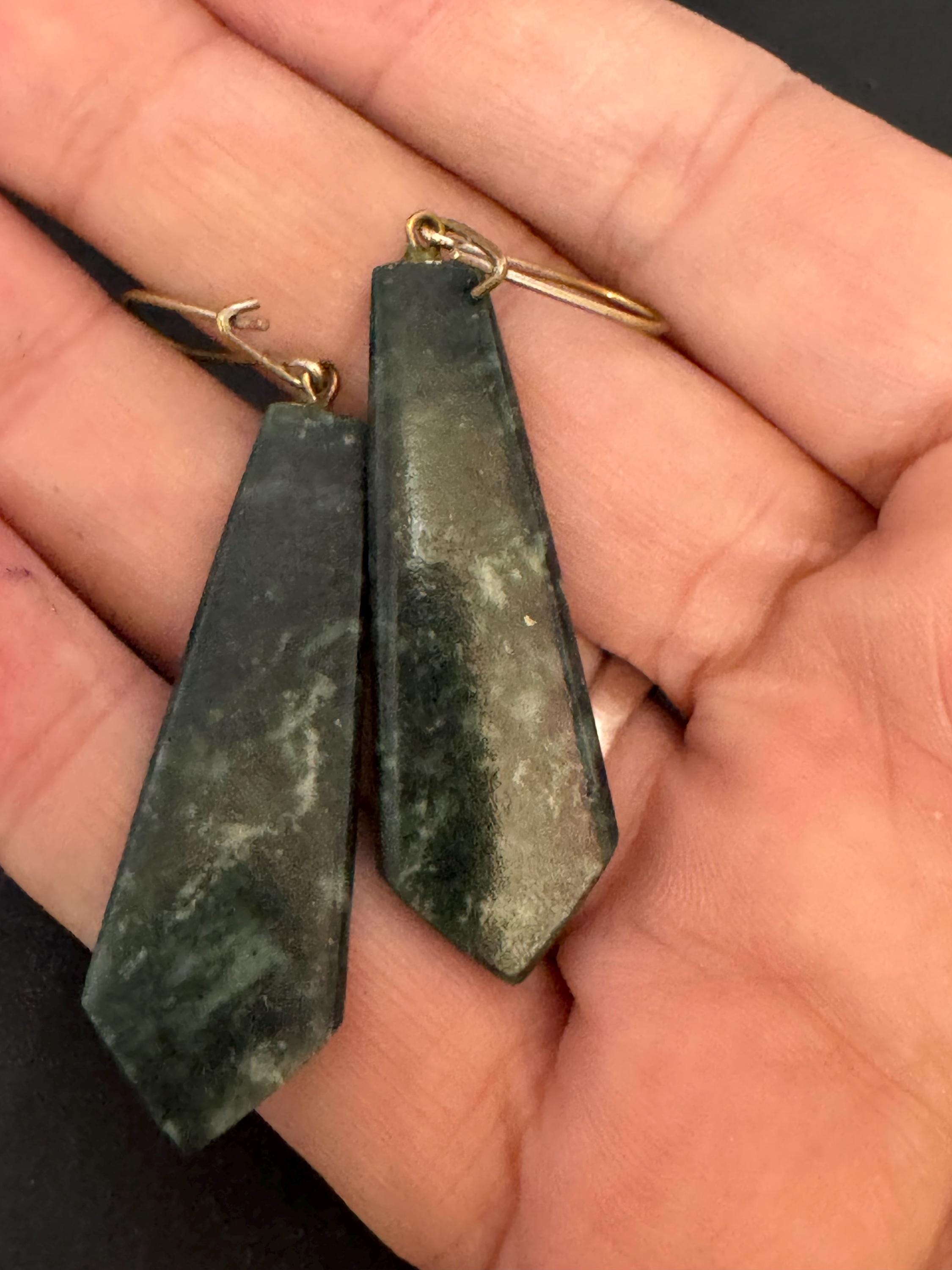 Vintage new Zealand POUNAMU gemstone long drop earrings, pierced ears