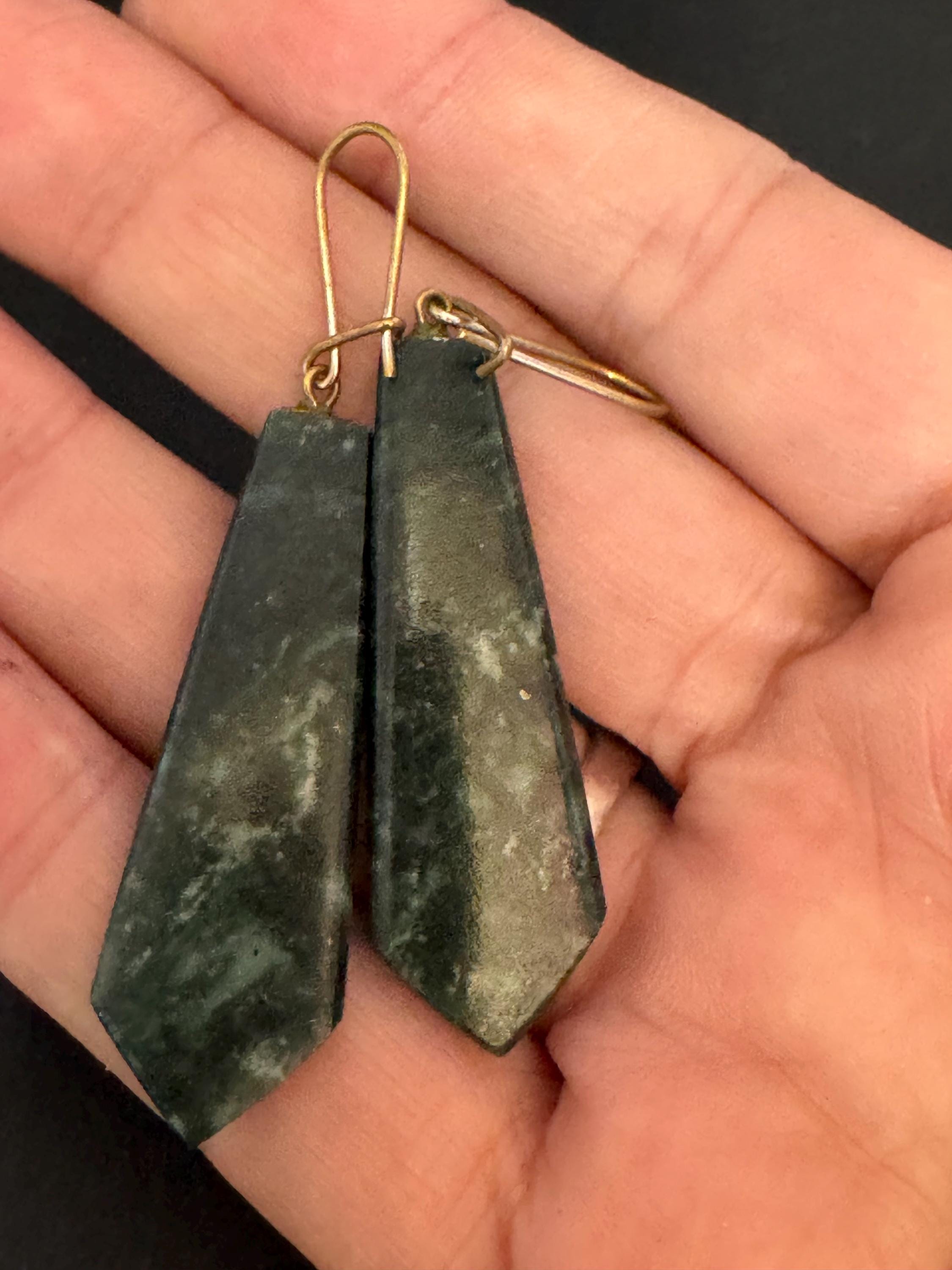 Vintage new Zealand POUNAMU gemstone long drop earrings, pierced ears
