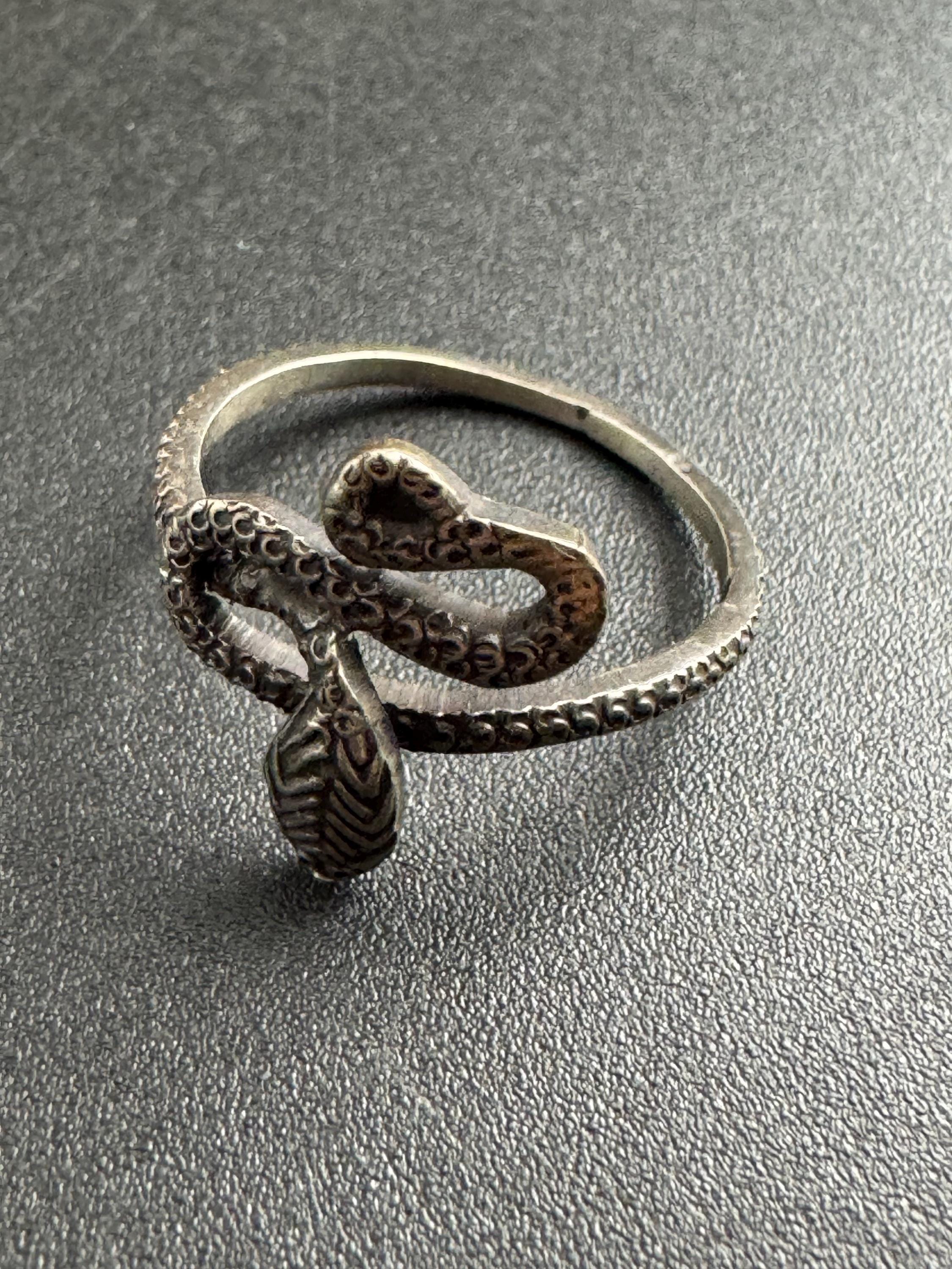 Vintage size N 925 sterling silver ladies snake ring 2 gm
