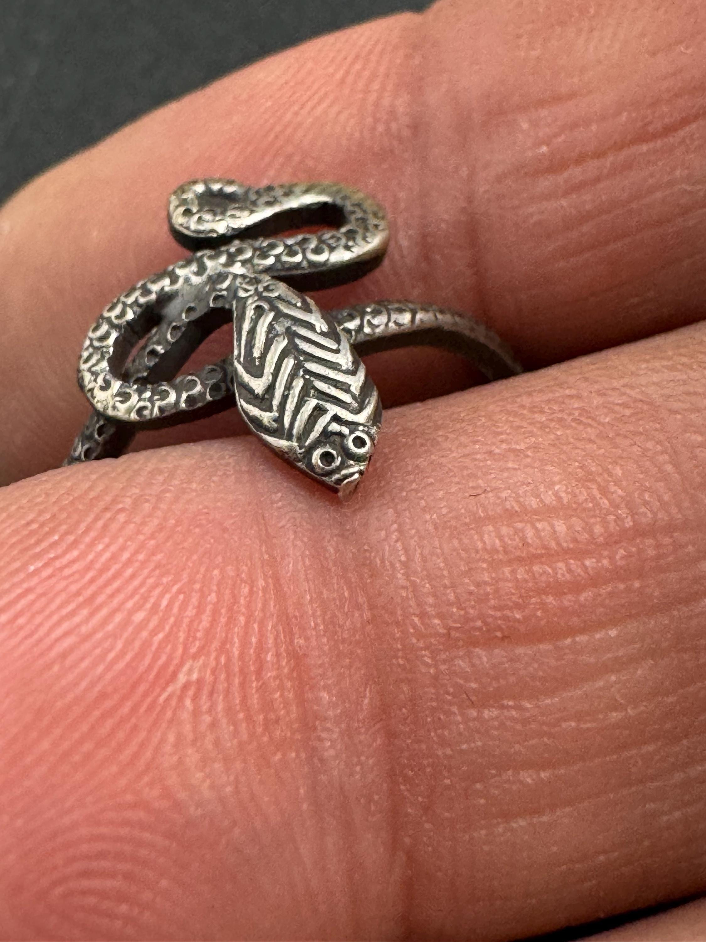 Vintage size N 925 sterling silver ladies snake ring 2 gm