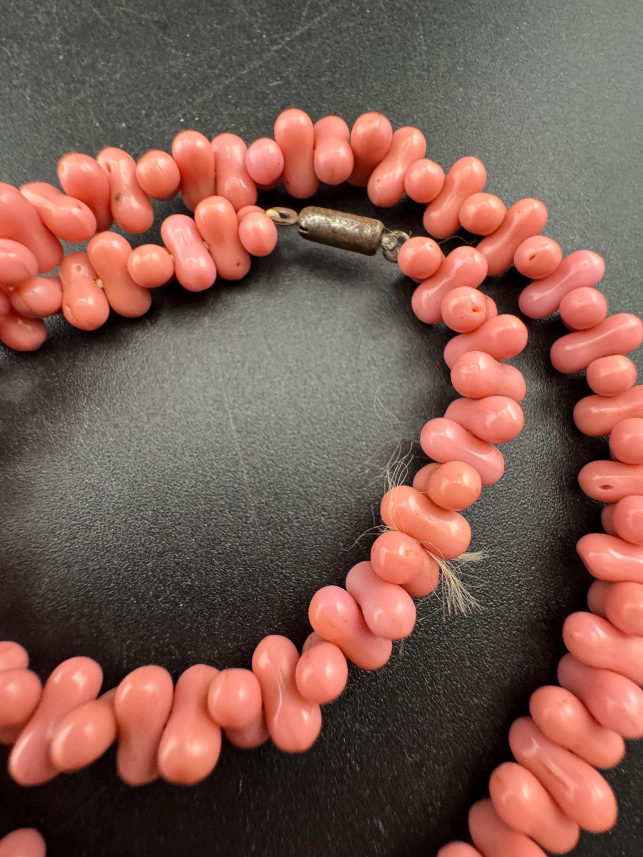 Petite Vintage dusky pink glass beaded necklace 38cm, art deco