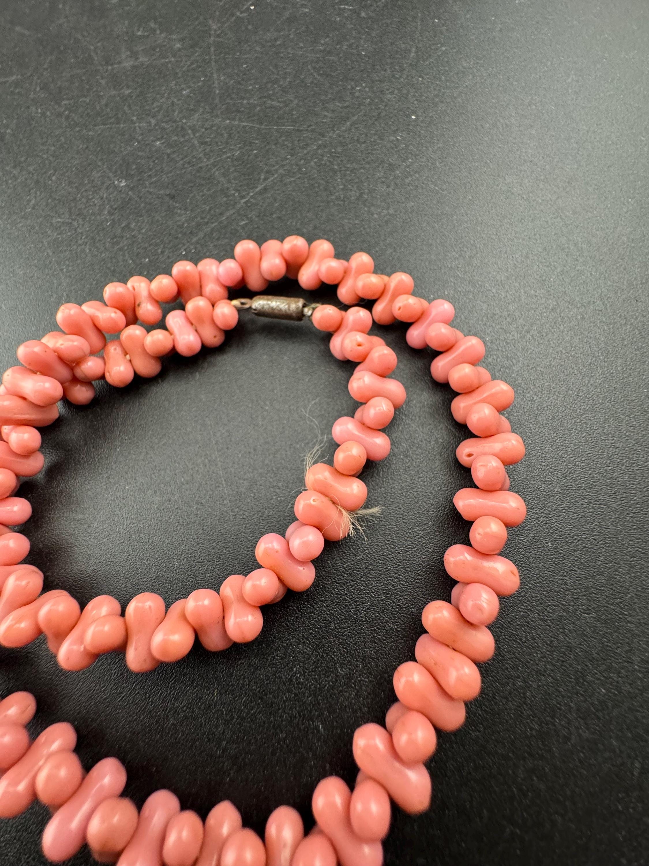 Petite Vintage dusky pink glass beaded necklace 38cm, art deco