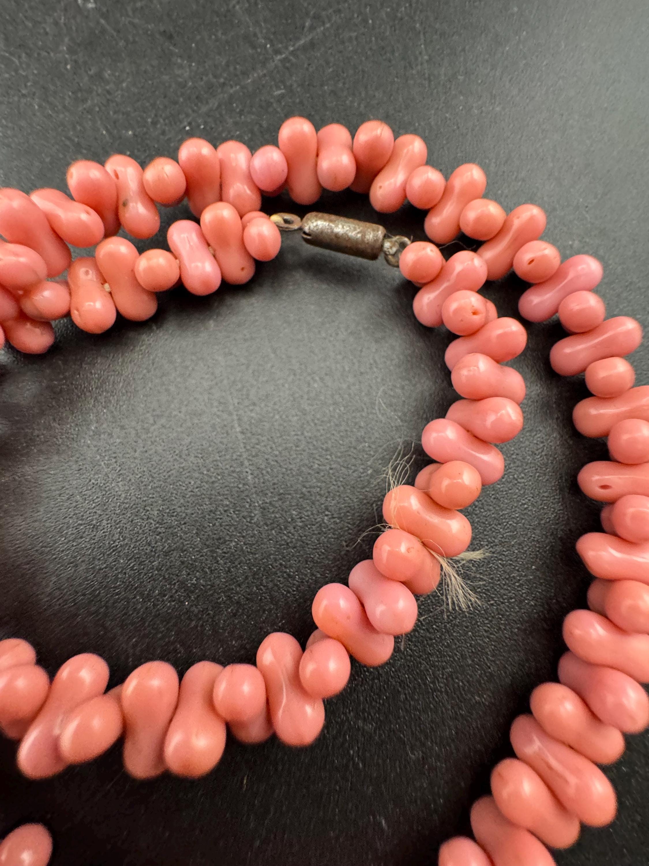 Petite Vintage dusky pink glass beaded necklace 38cm, art deco