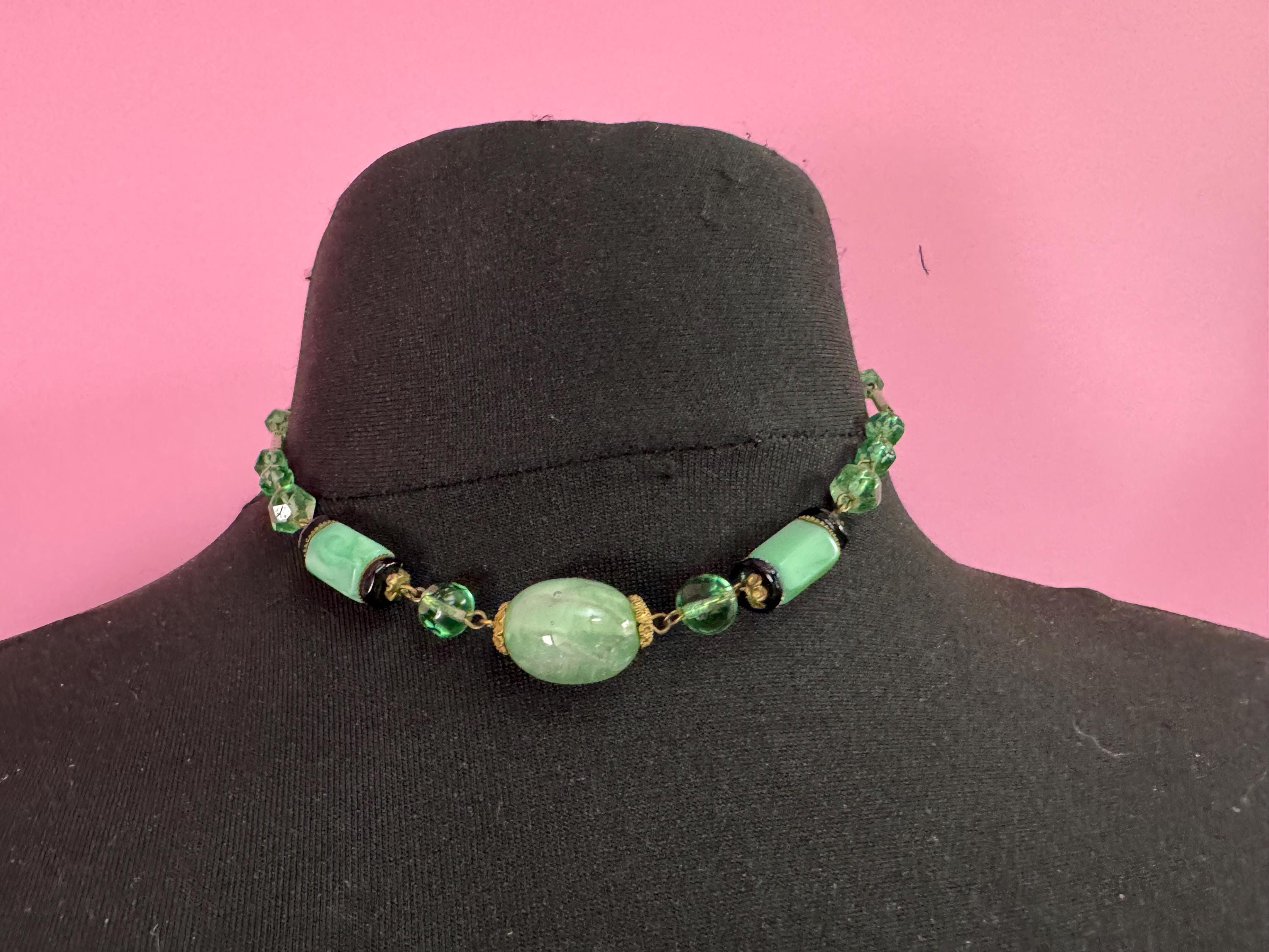 Art Deco czech green glass necklace with black jet 1920s 42cm