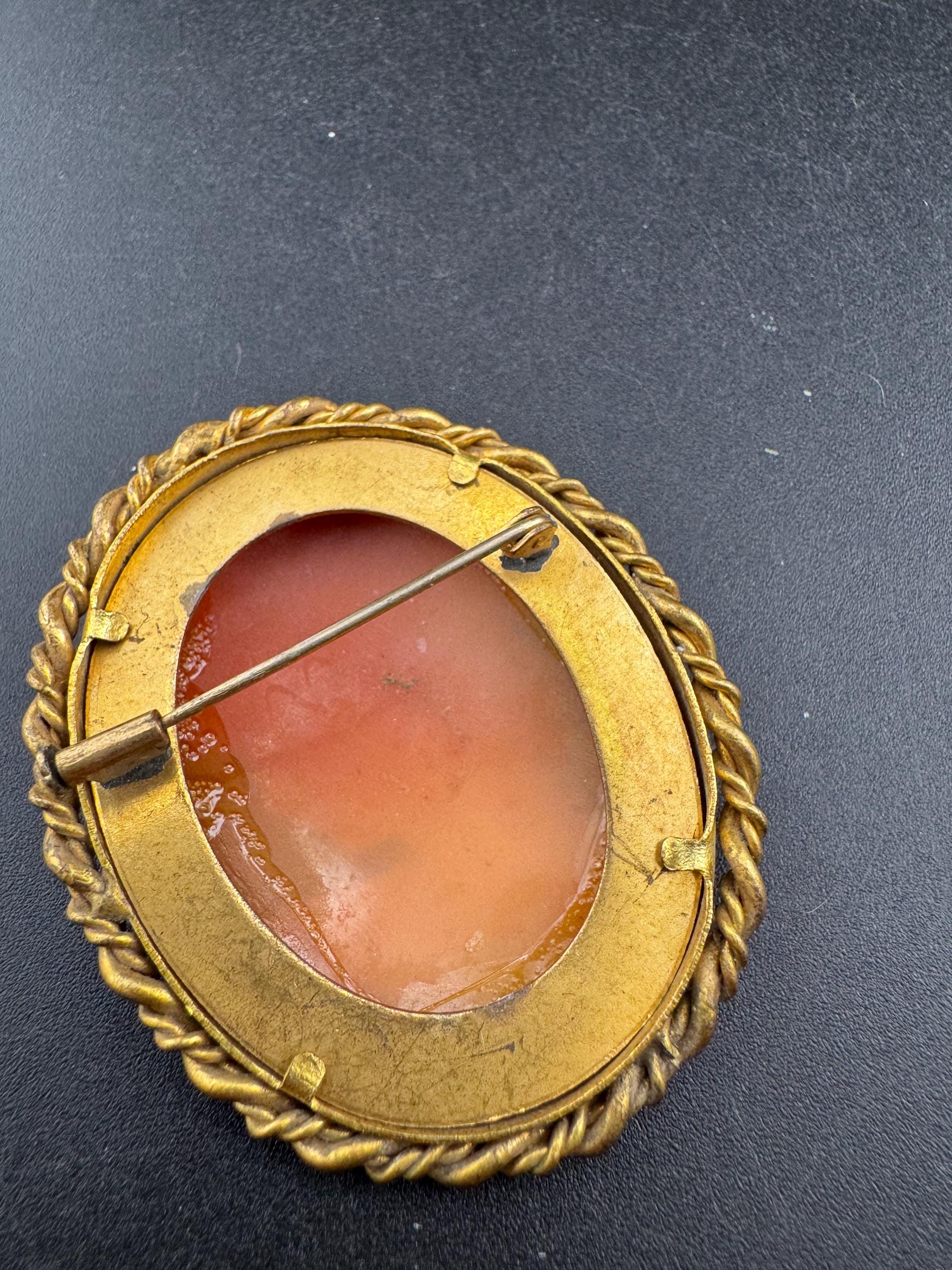 Vintage Large 5cm carved shell Cameo Brooch , French gold tone