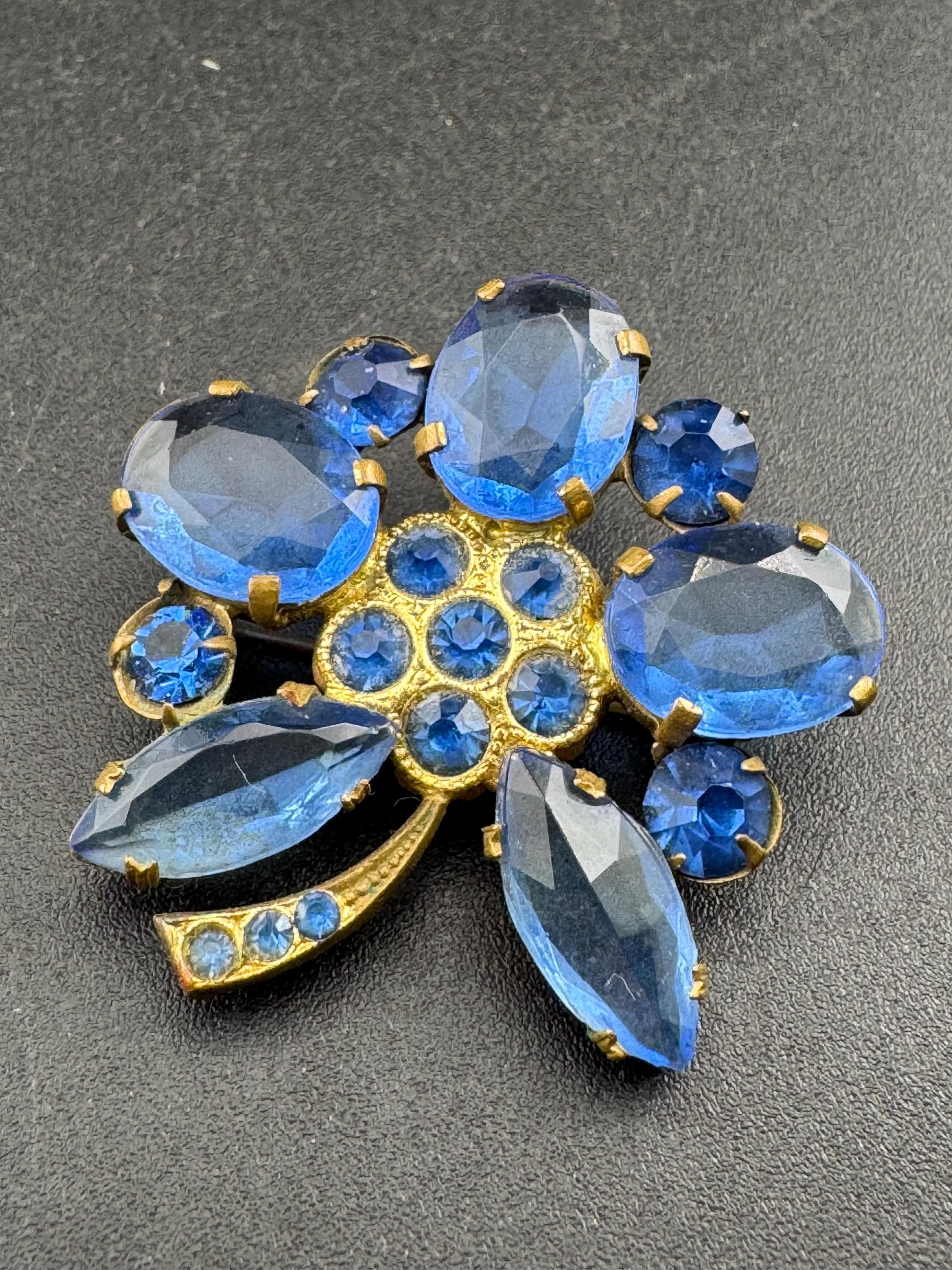 Art Deco sapphire rhinestone floral brooch, c clasp vintage