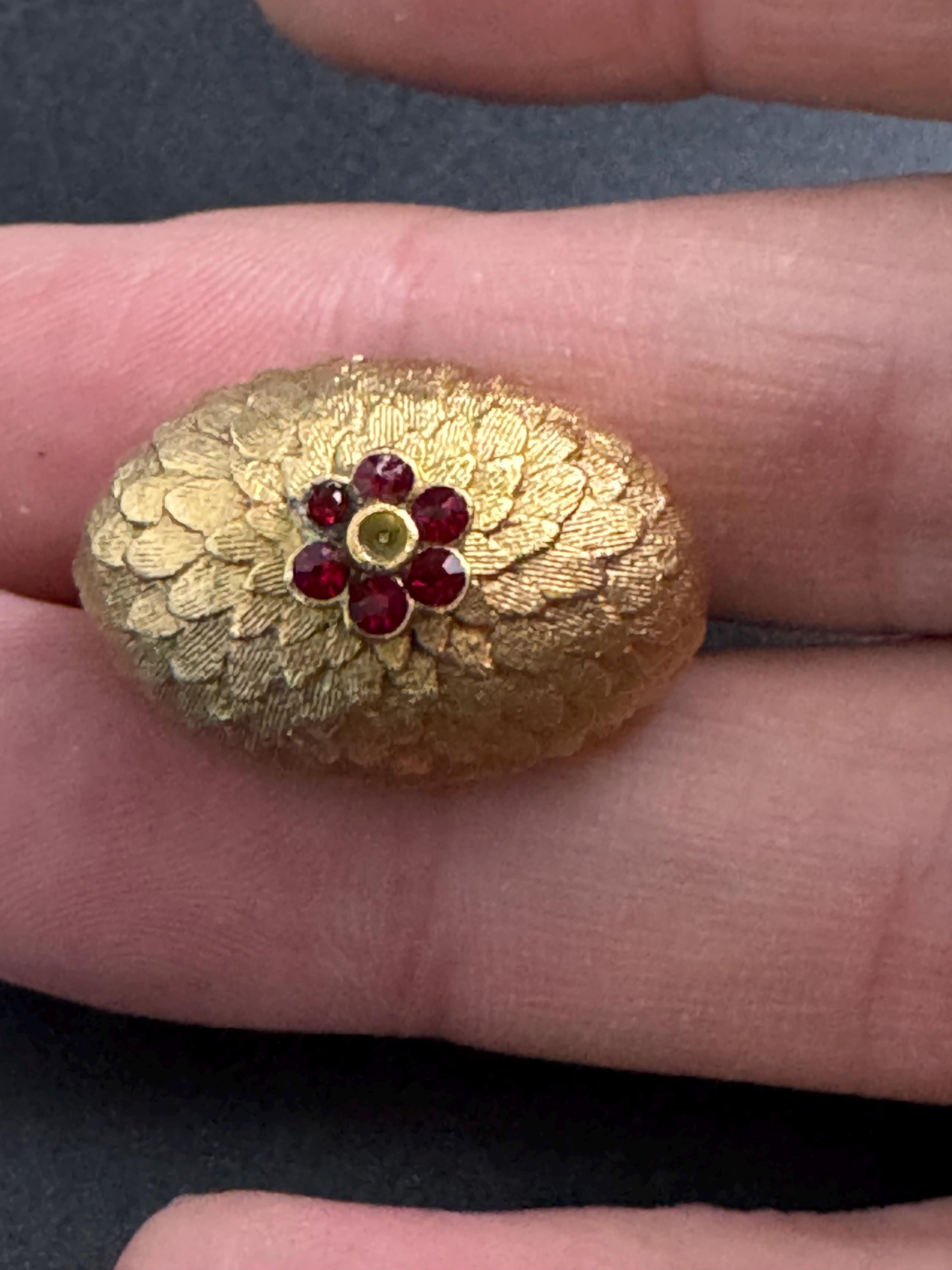 Signed VENDOME Gold and Ruby rhinestone dress ring