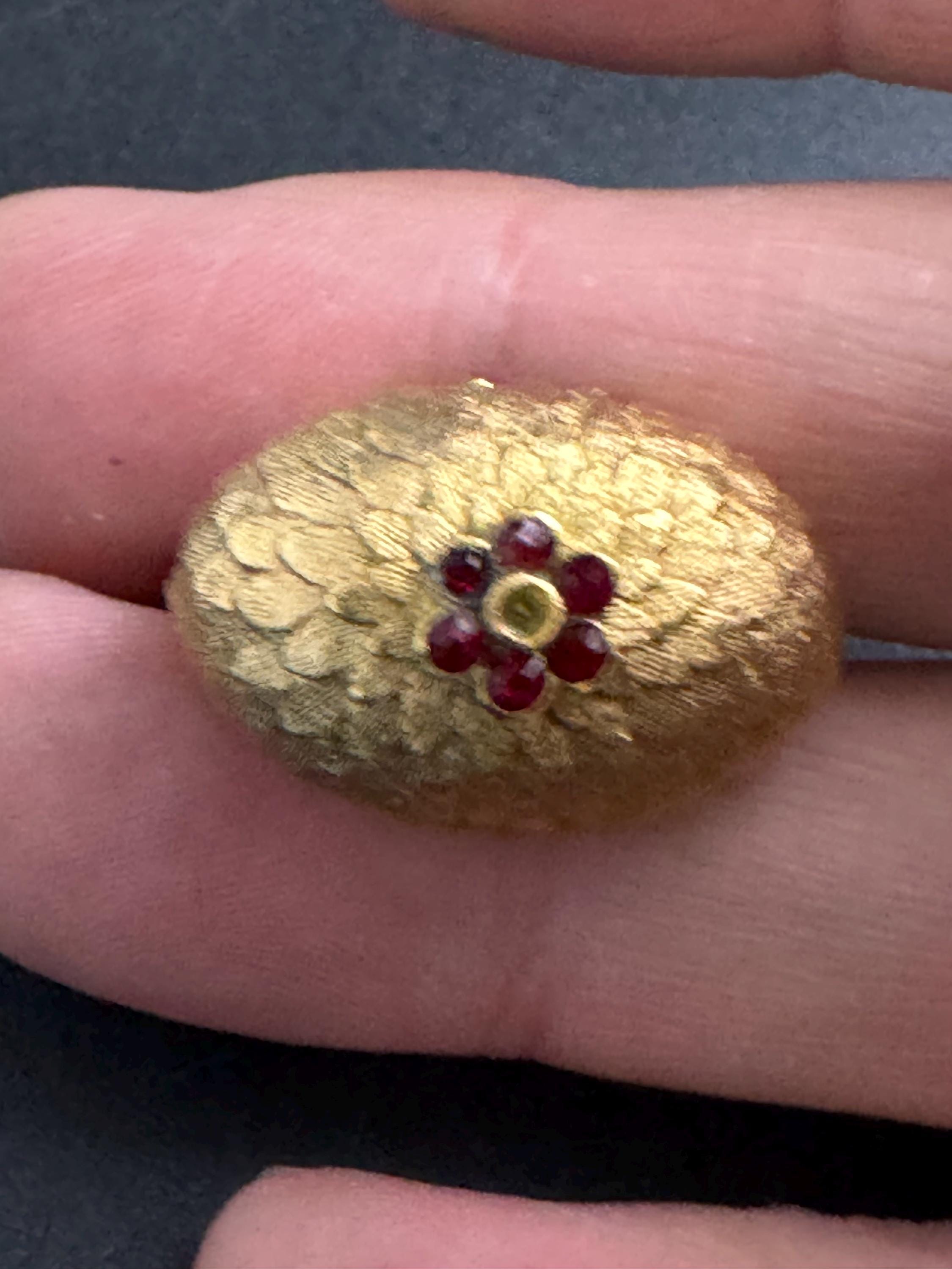 Signed VENDOME Gold and Ruby rhinestone dress ring