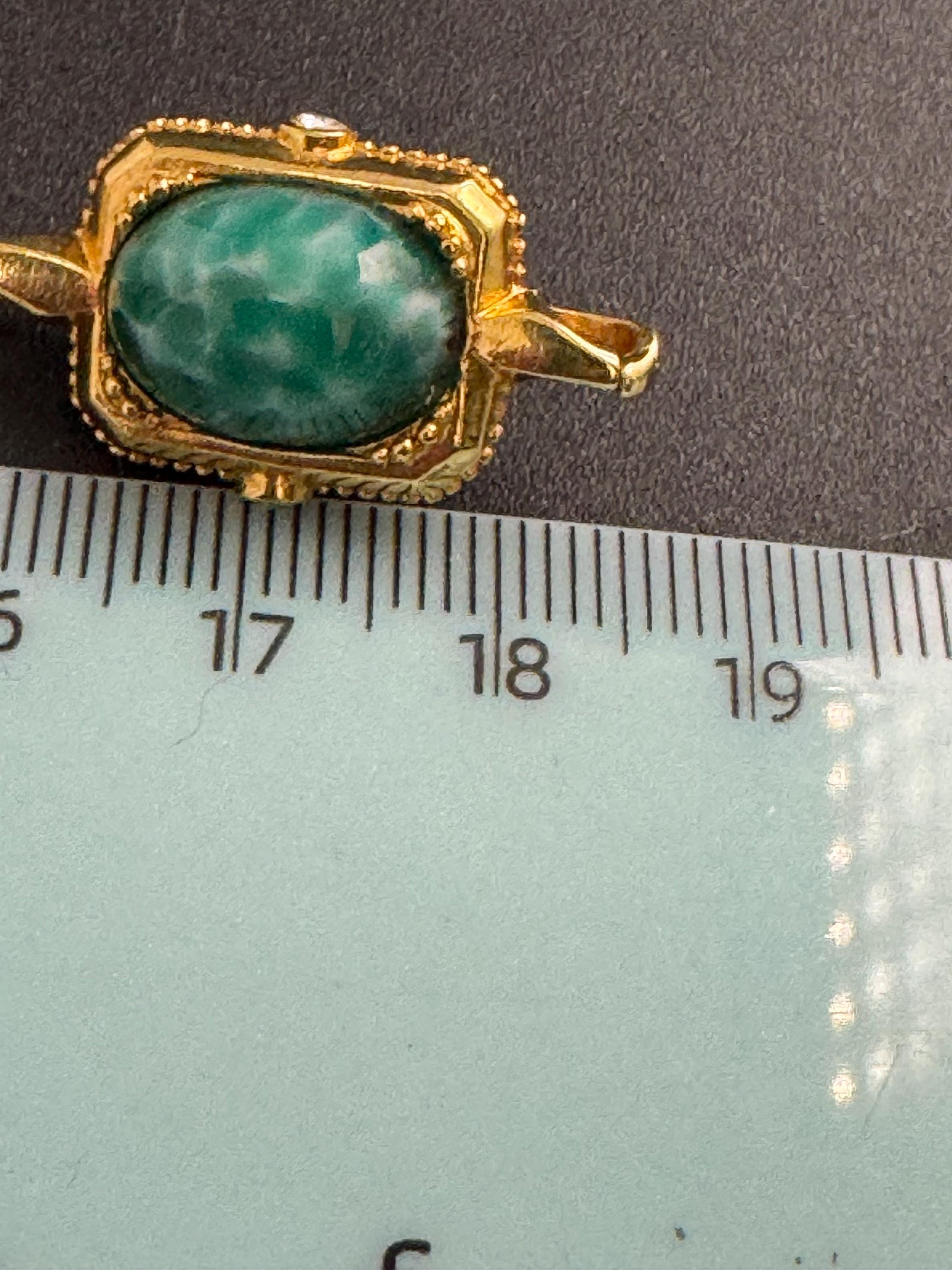 JBK Jacqueline Kennedy Peking glass cabochon Bracelet, vintage gold tone