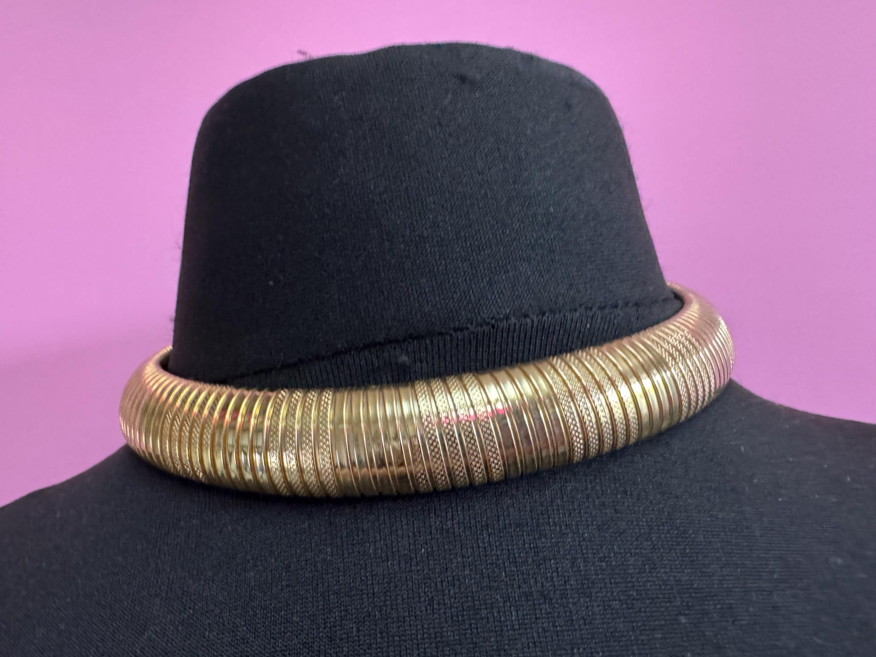 Two tone gold omega choker necklace , vintage 47cm