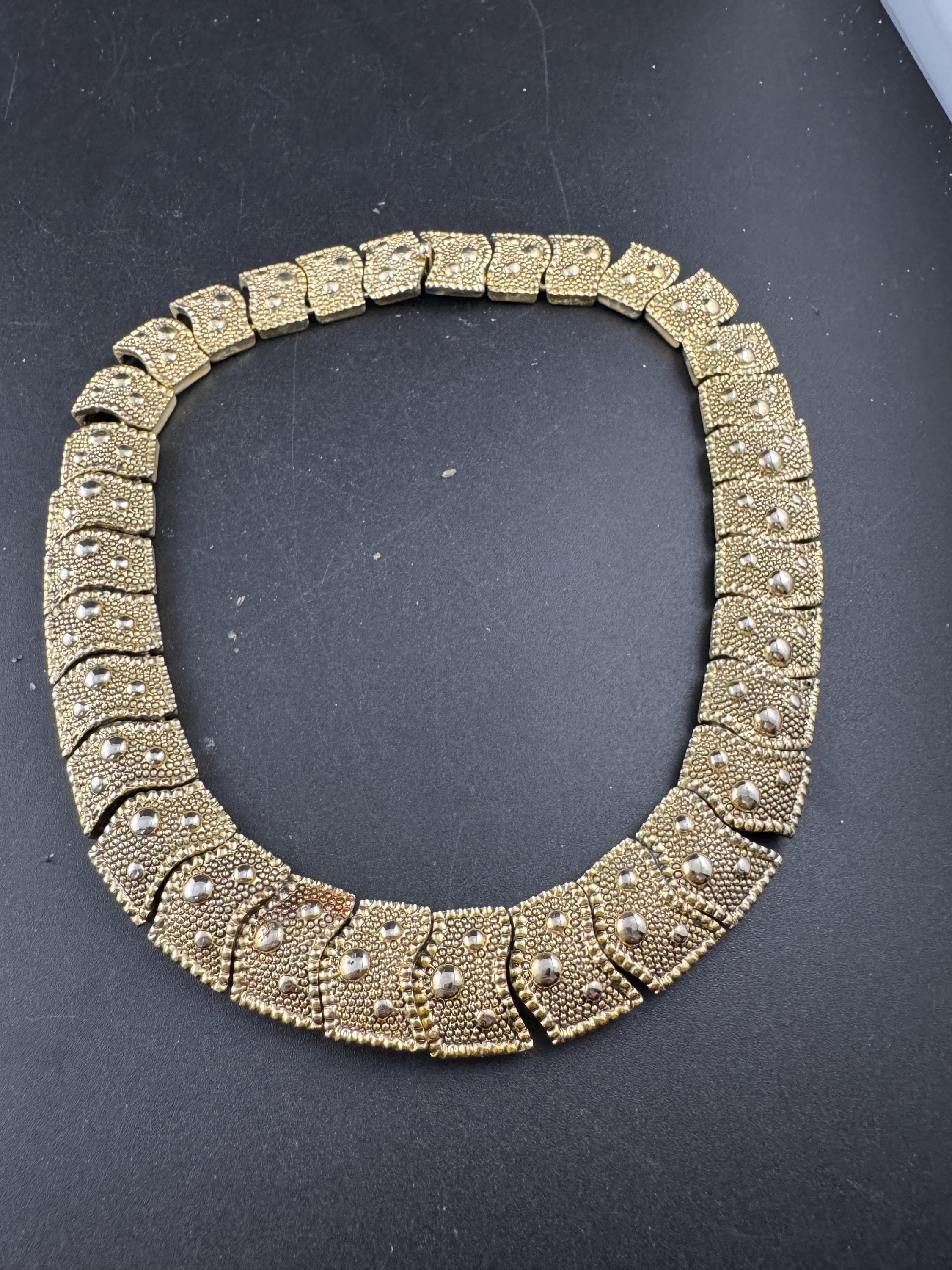 Vintage wide panel link choker necklace 42cm, gold tone brutalist