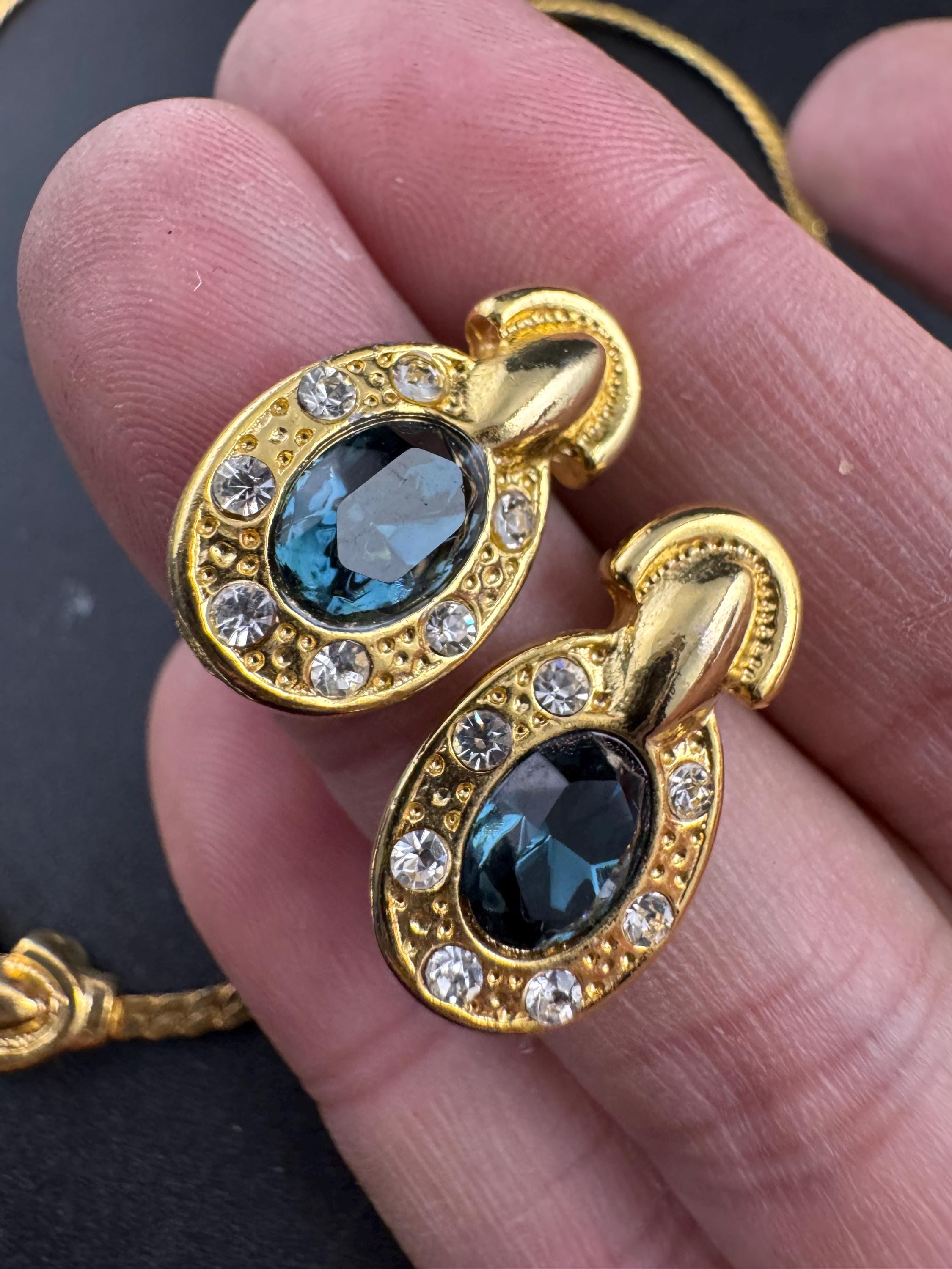 Vintage gold sapphire crystal pendant chain necklace and matching pierced earrings