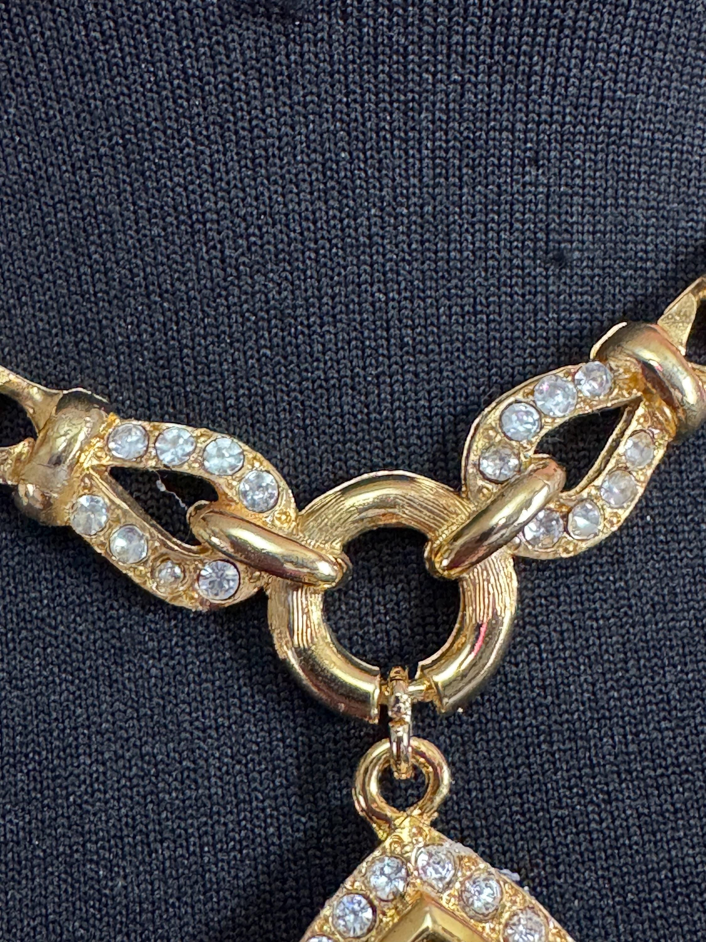 Vintage olive green and clear crystal teardrop pendant choker necklace 40cm, gold tone