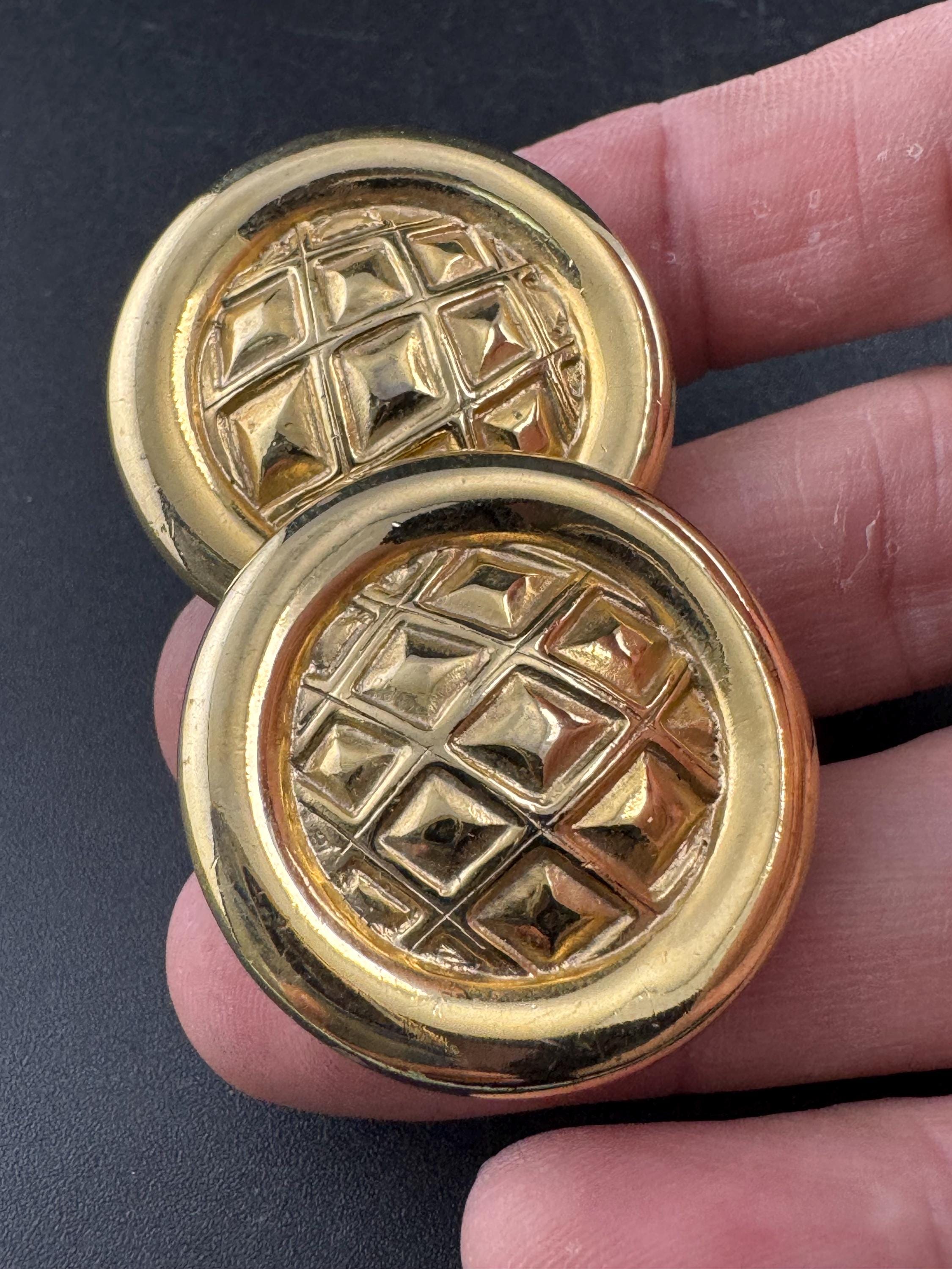 Large 3cm round disc clip on earrings, Vintage gold tone