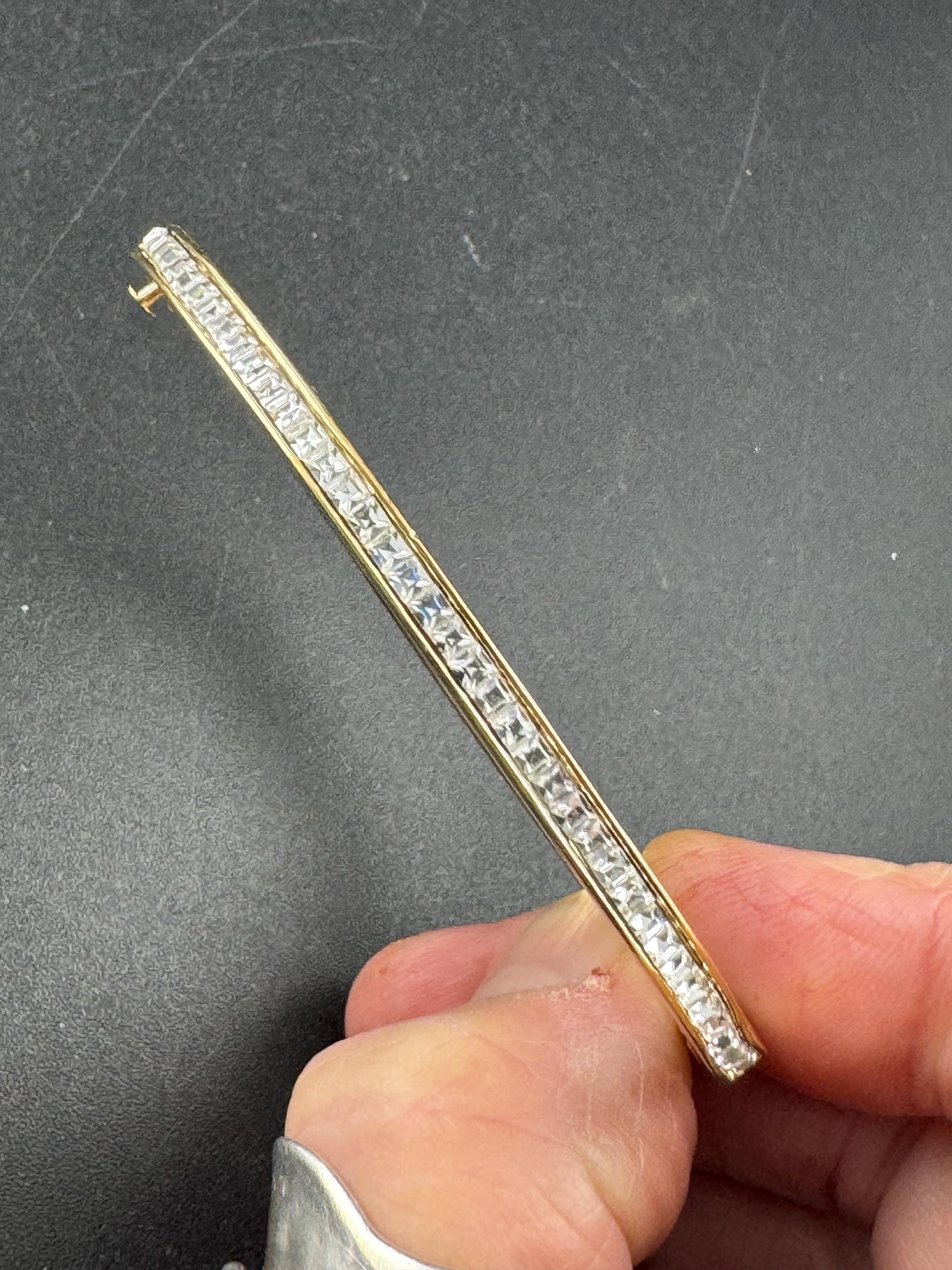 Retro high end oval clear diamanté crystal hinged clamper bangle