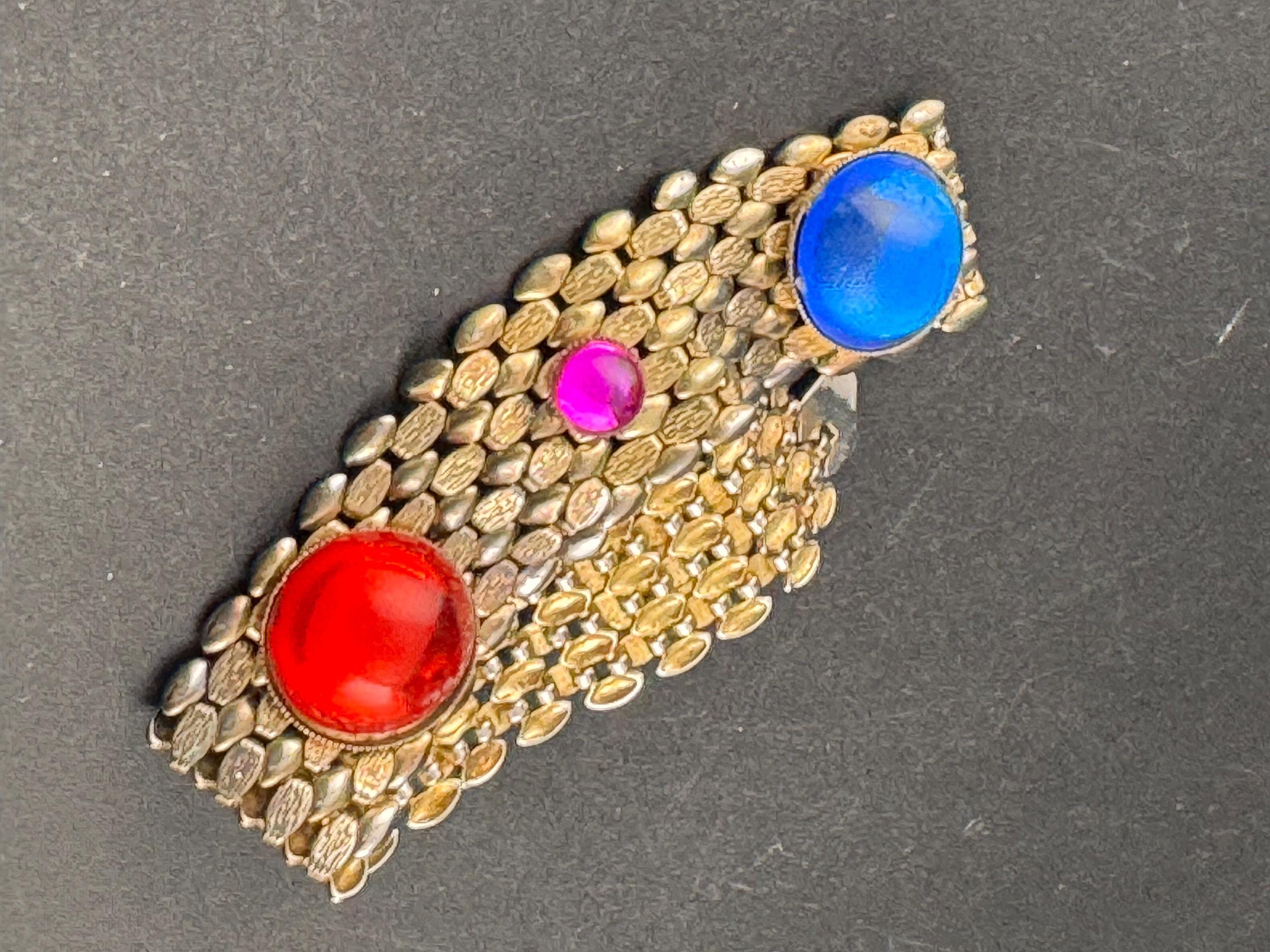 Red green blue purple cabochon gold tone wide panther link chain bracelet