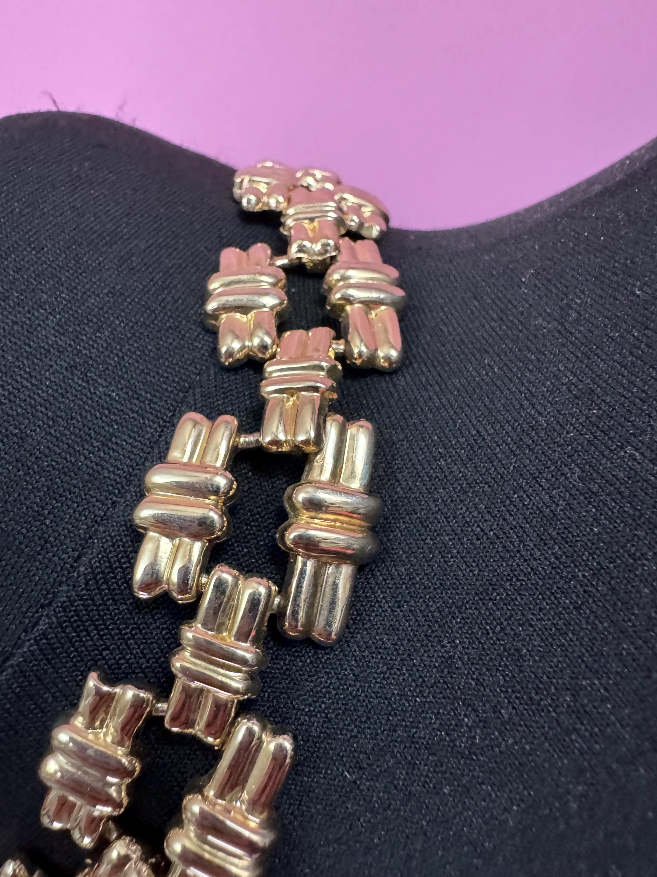 Vintage substantial 1980s wide textured cable link chunky gold tone choker necklace 42cm