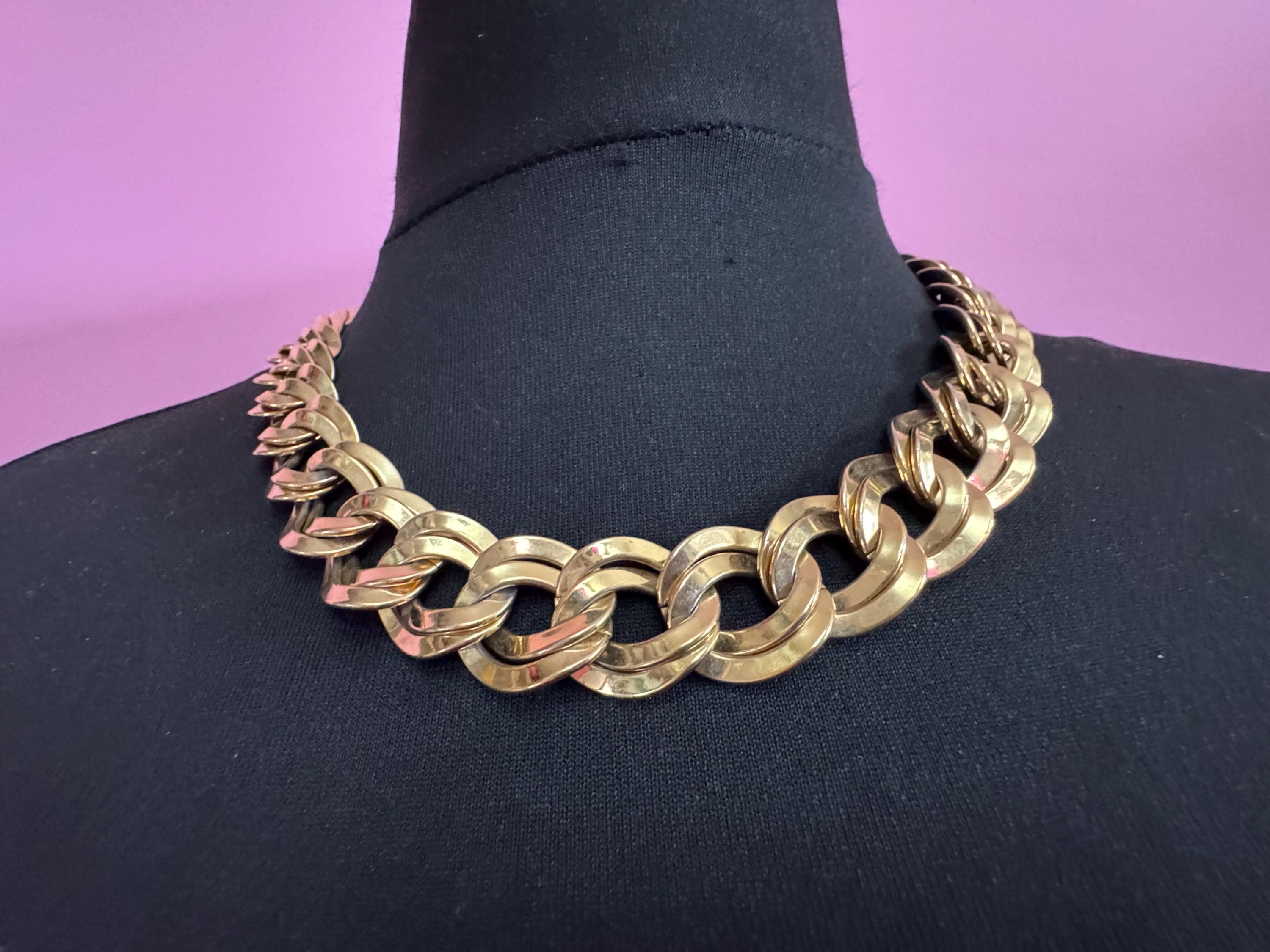 Retro 1980s wide link chunky gold tone double curb link choker necklace