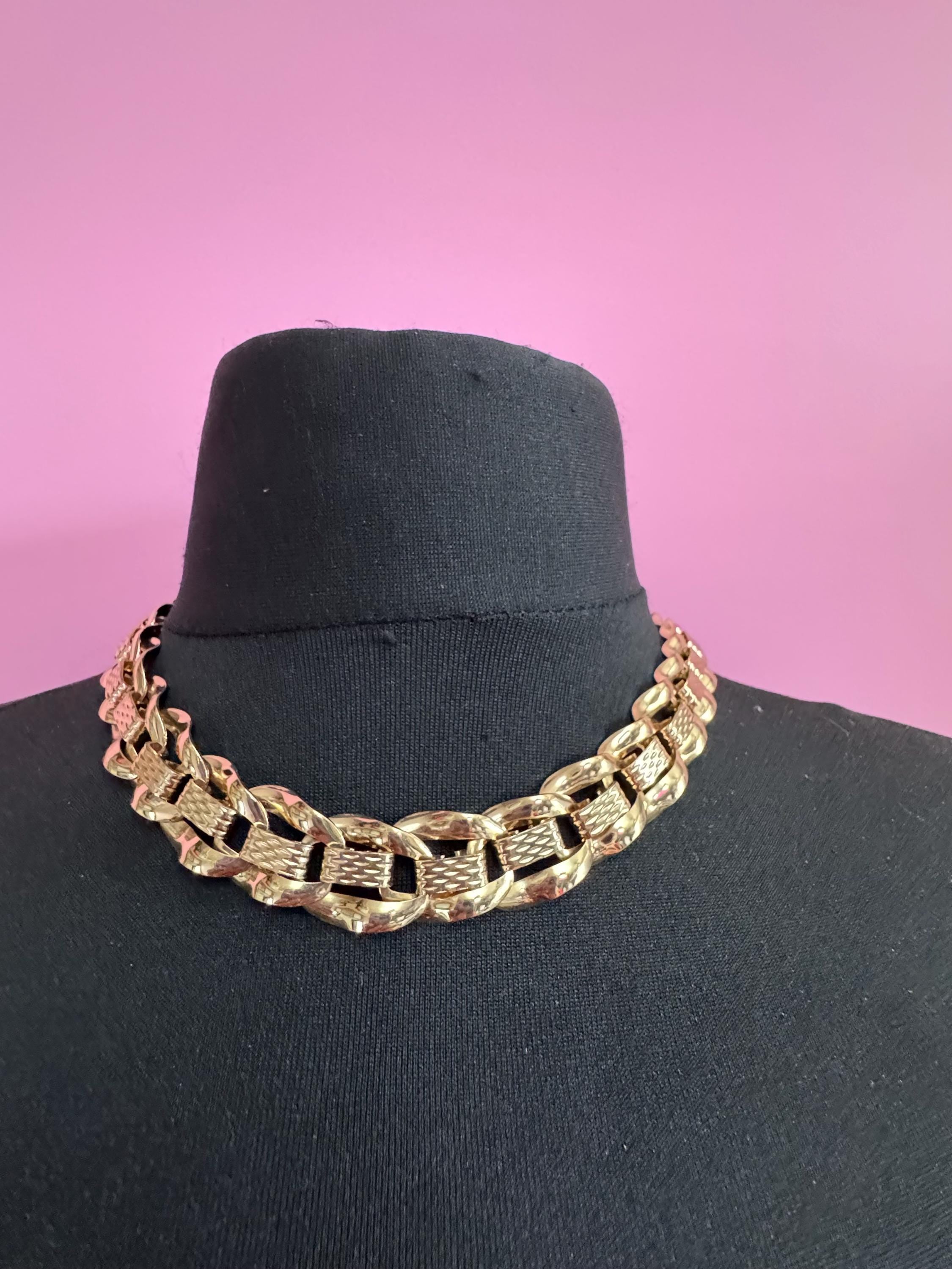 Vintage wide choker necklace,  lightweight big link chunky gold tone