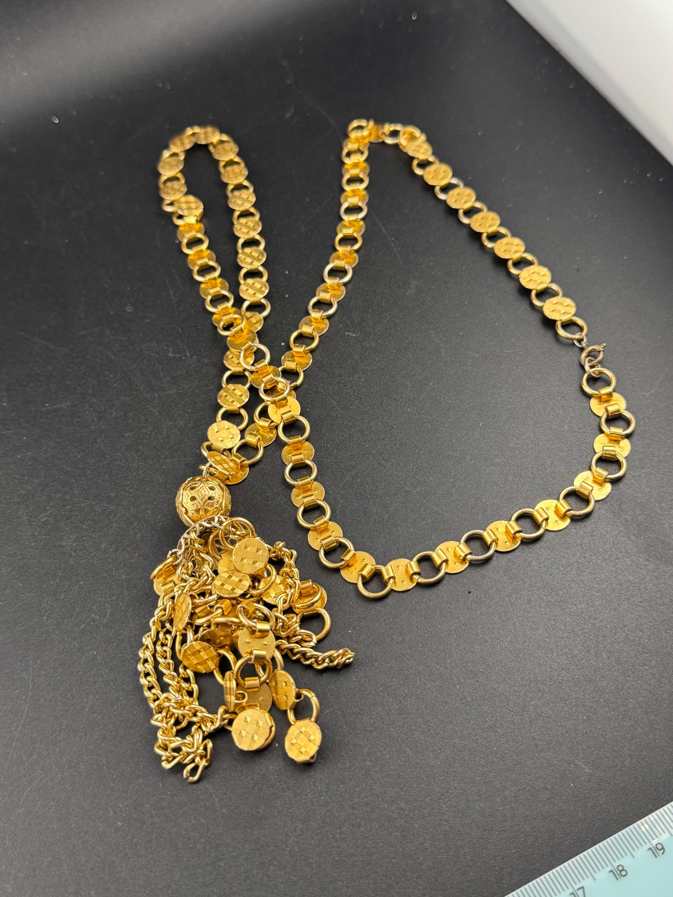 Vintage 1960s gold tone mesh chain tassel necklace