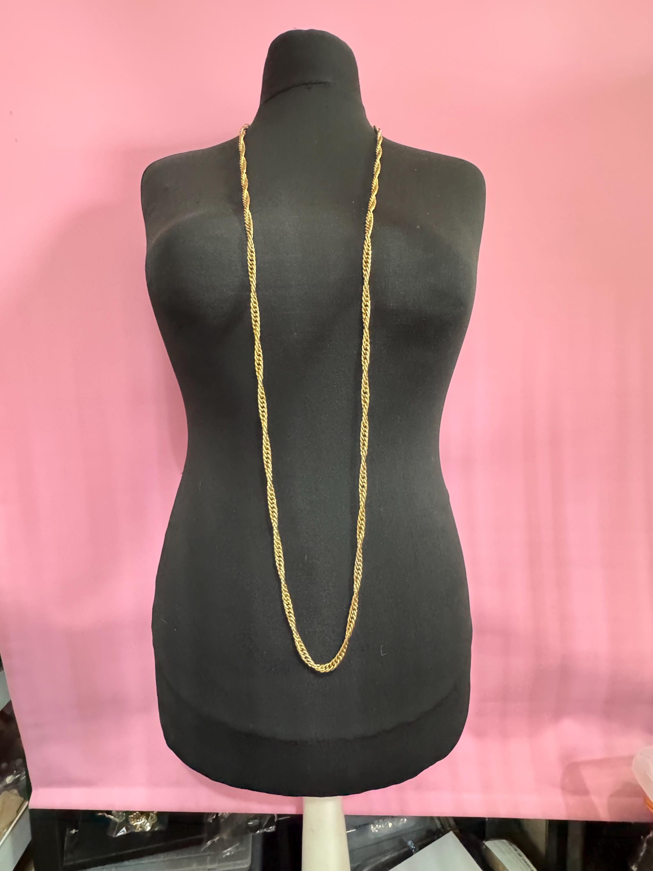 Signed TRIFARI long rope twisted layering chain necklace 140cm, flapper length gold plated