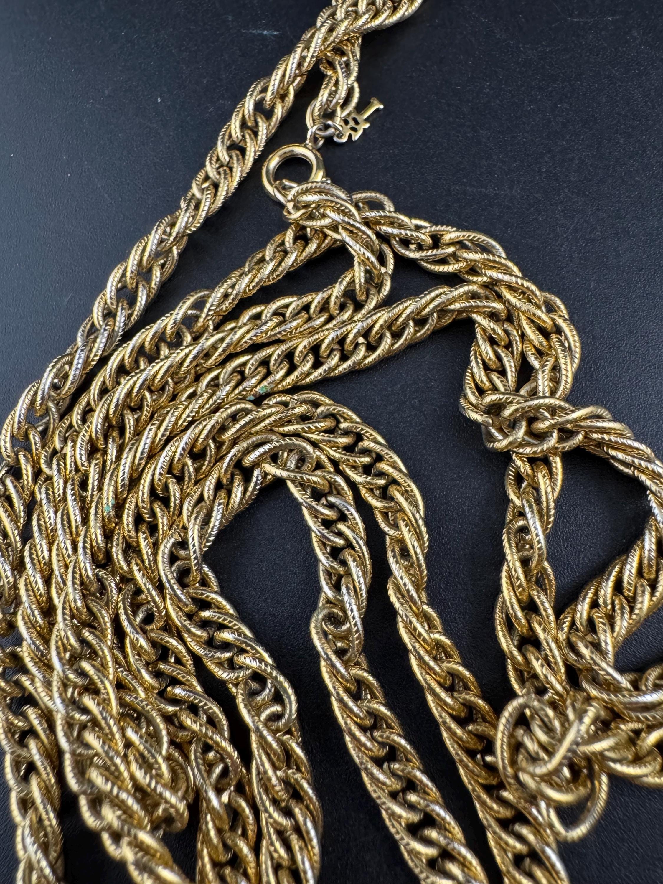 Signed TRIFARI long rope twisted layering chain necklace 140cm, flapper length gold plated
