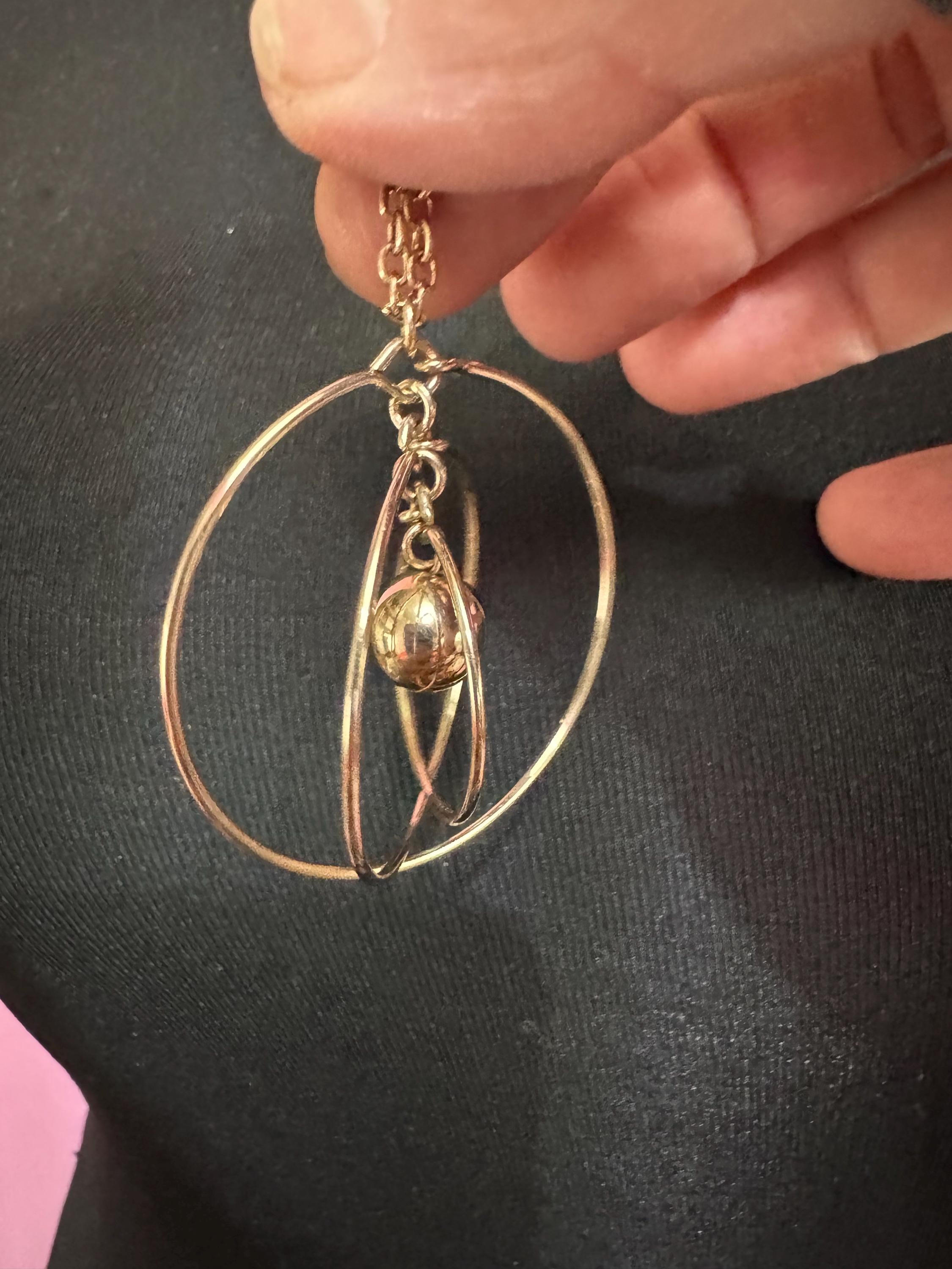 Signed Sarah Coventry orbit pendant chain necklace , gold tone 1970s vintage