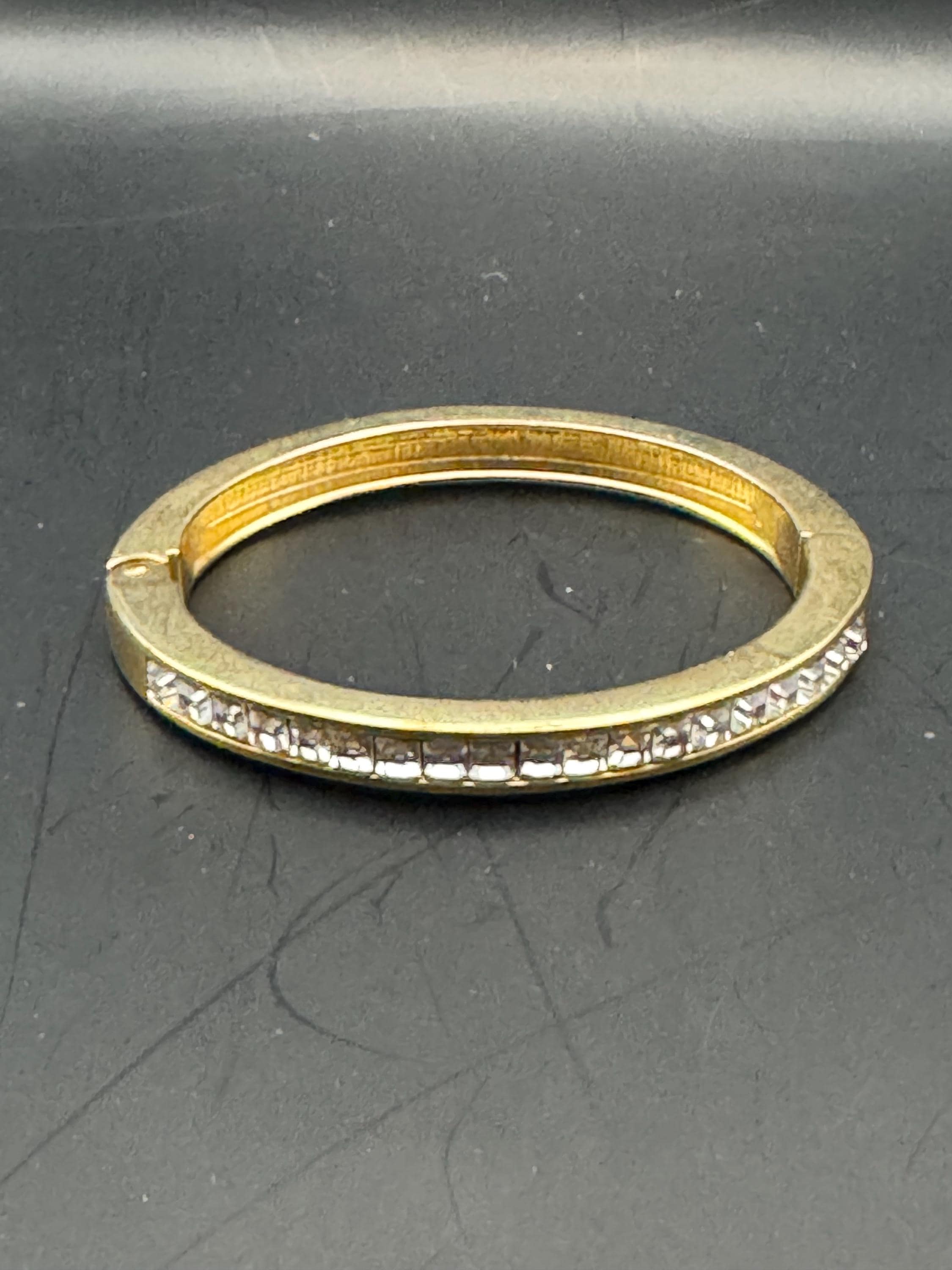 Retro clear diamanté hinged channel set crystal bangle