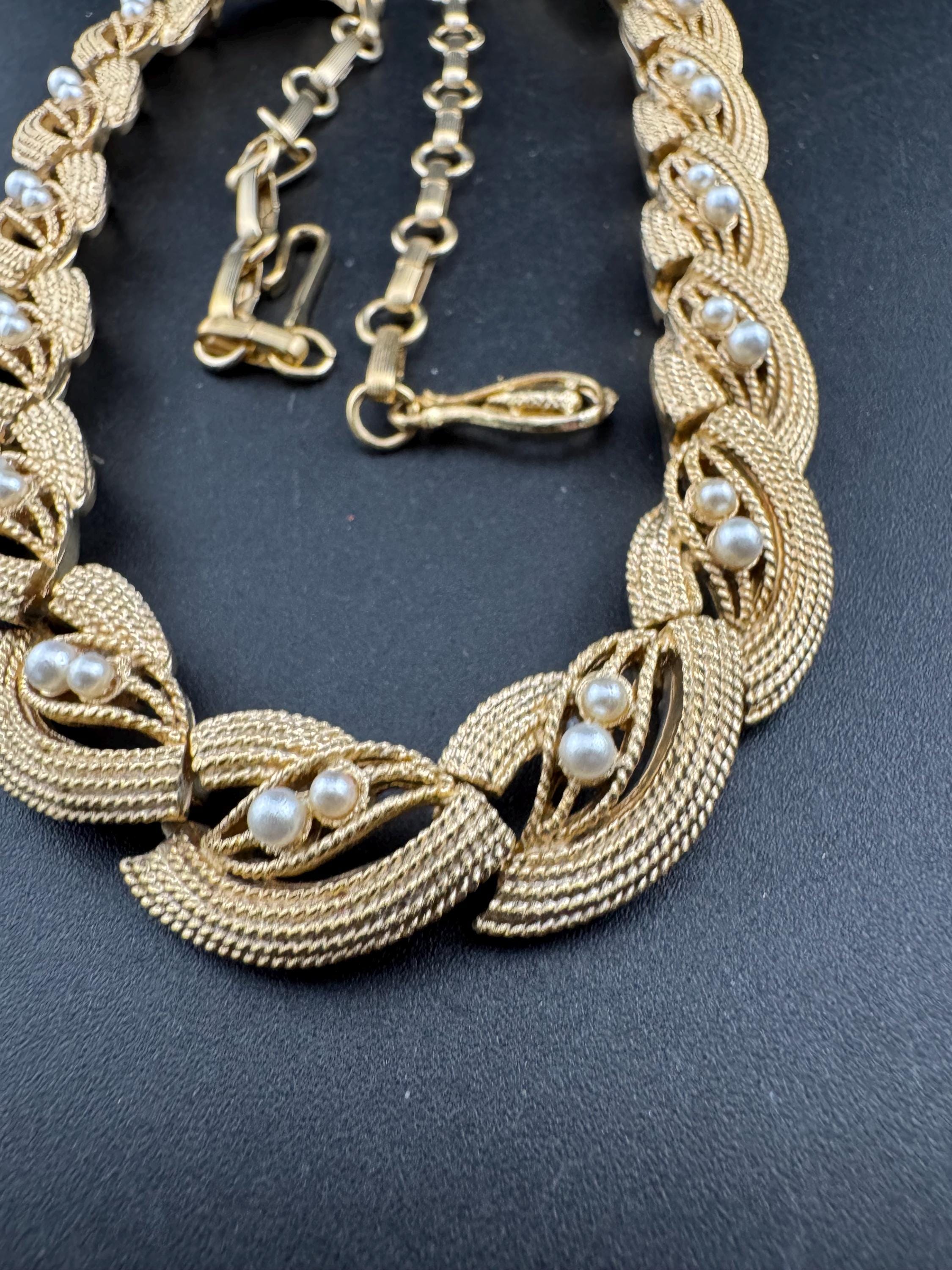 Vintage faux pearl collar necklace, 1960s gold tone
