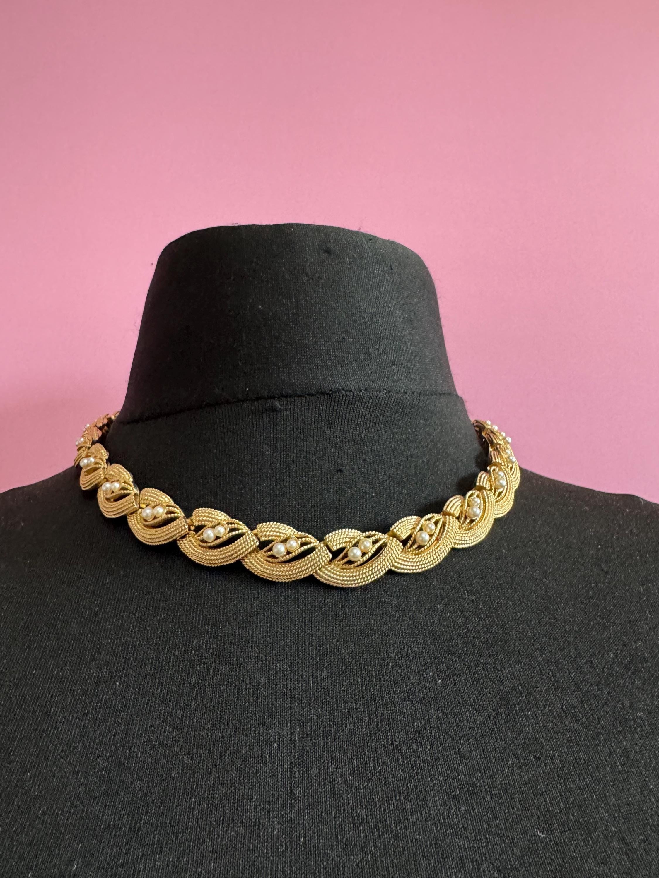 Vintage faux pearl collar necklace, 1960s gold tone